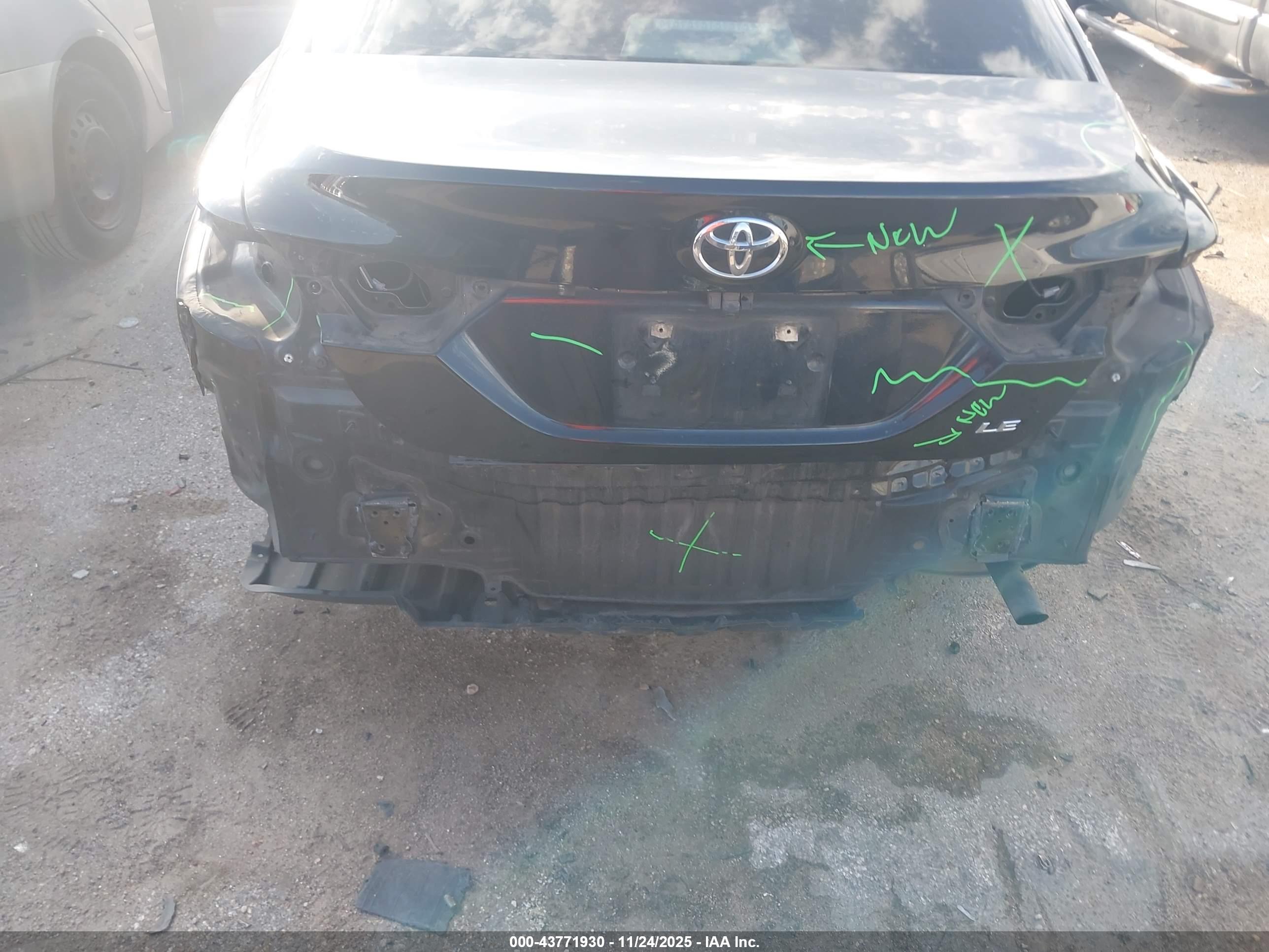 TOYOTA CAMRY image 6