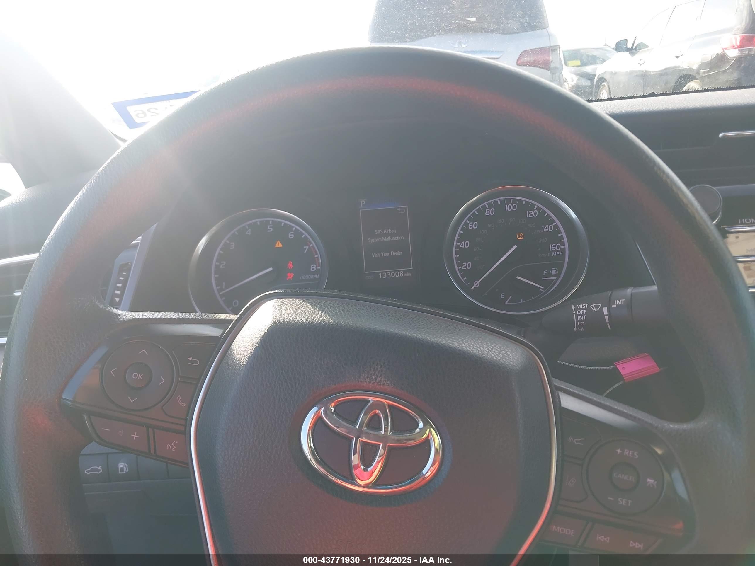 TOYOTA CAMRY image 7
