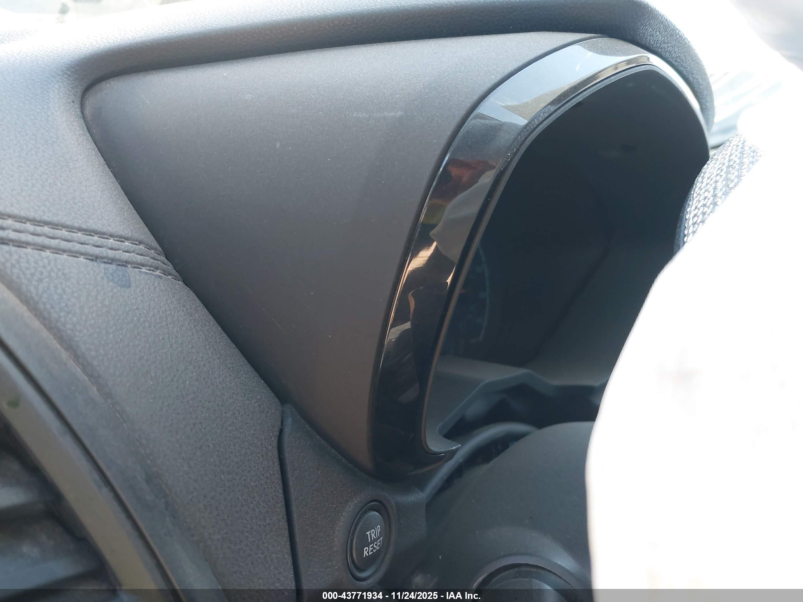 SUBARU CROSSTREK image 7
