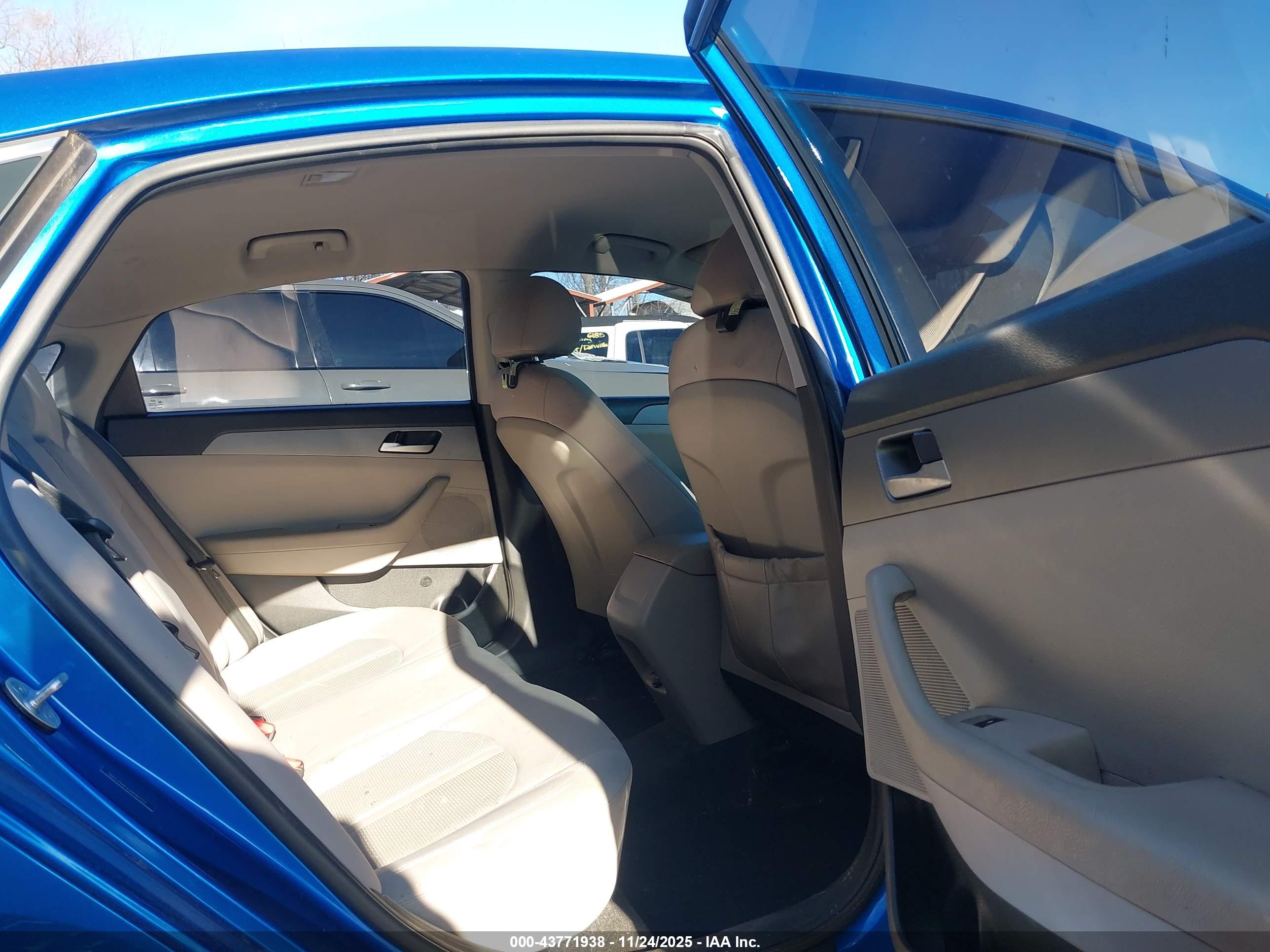 HYUNDAI SONATA image 8