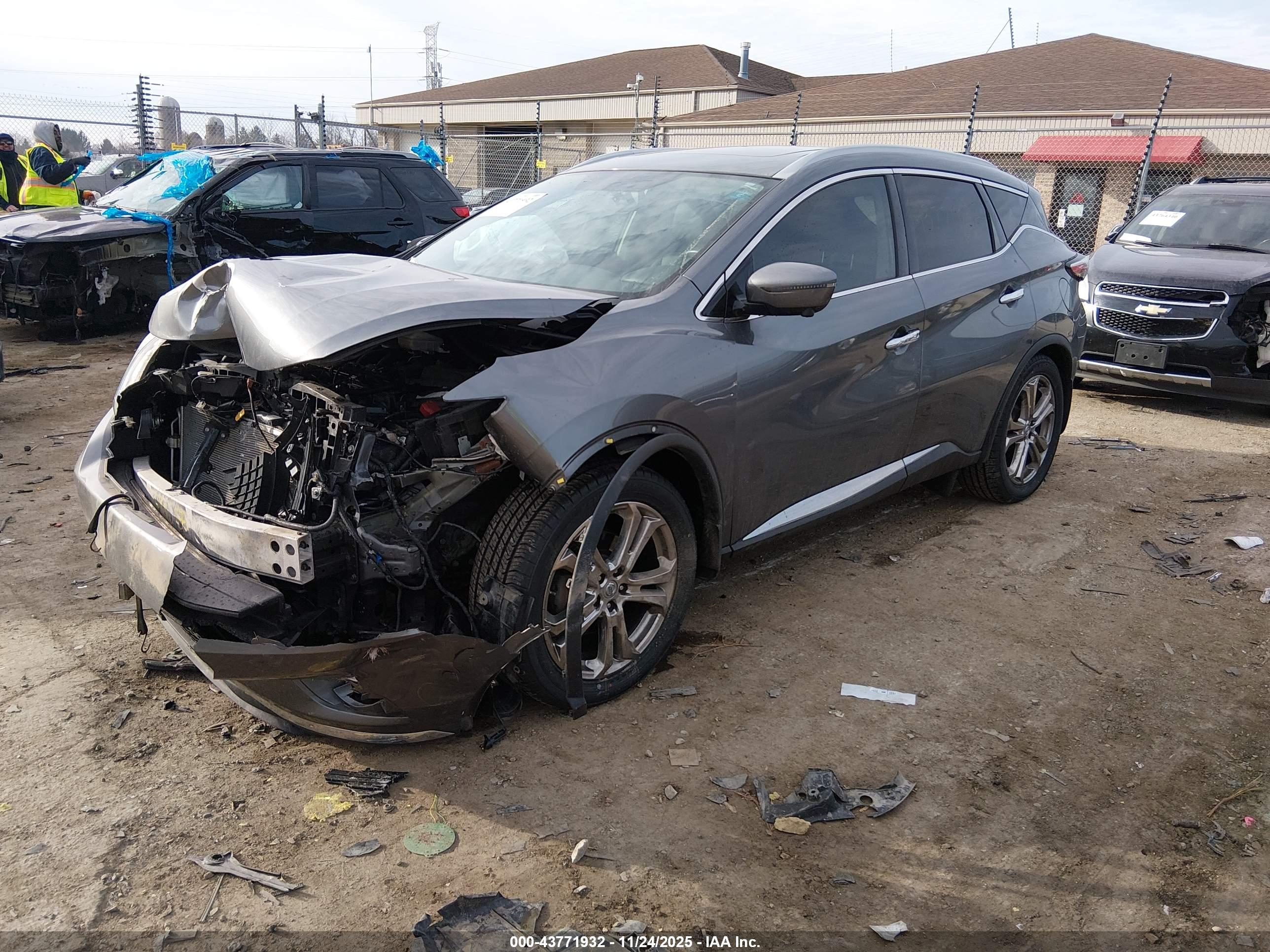 NISSAN MURANO image 2