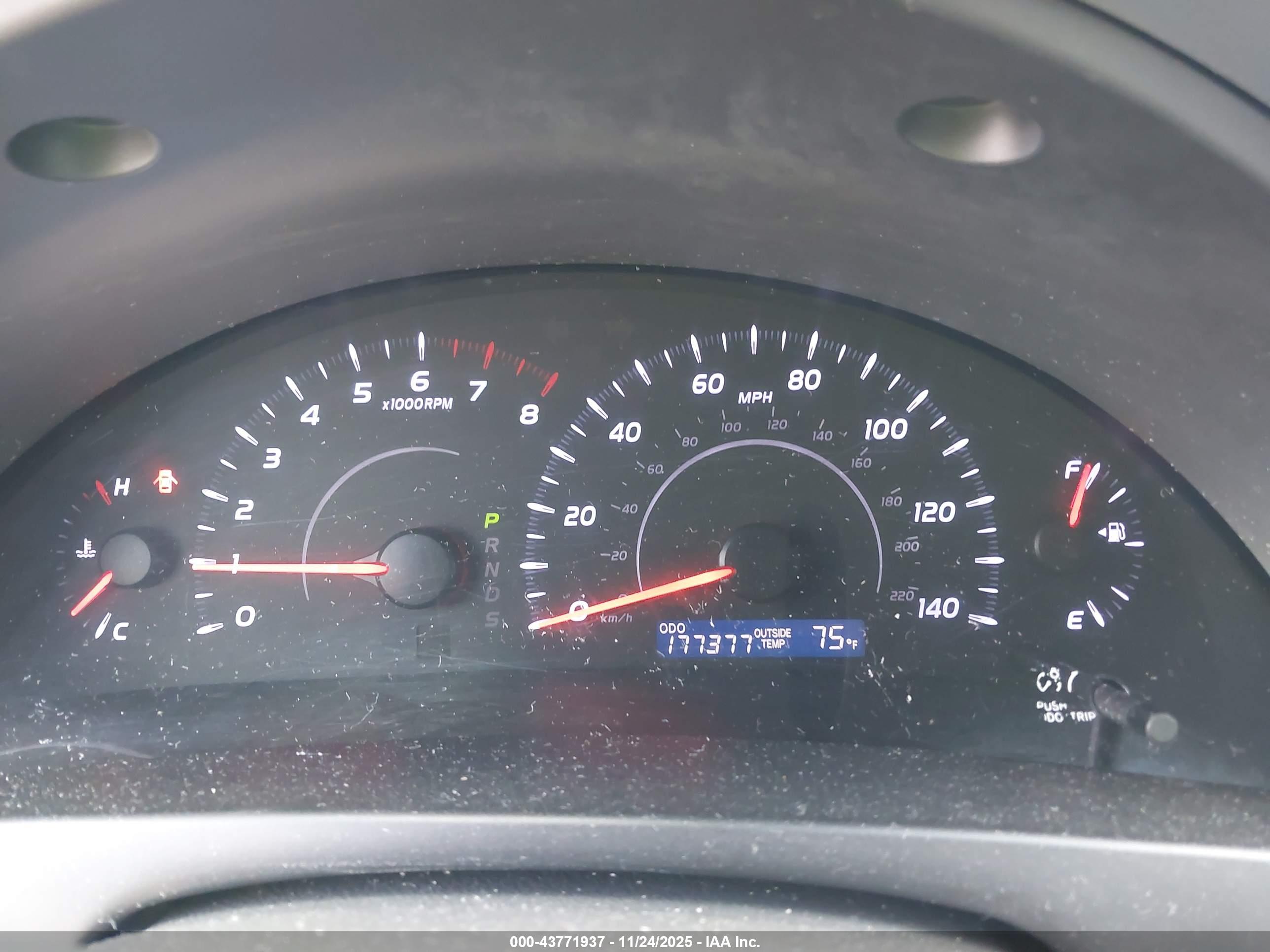 TOYOTA CAMRY image 7