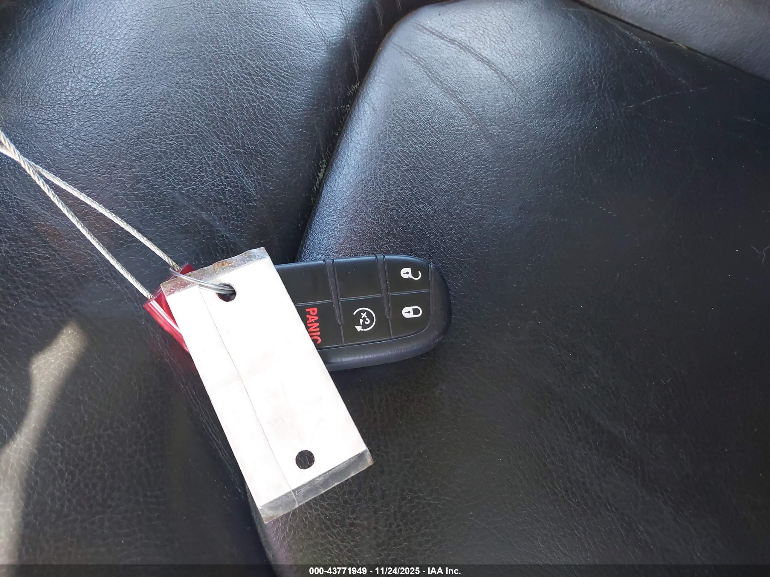 JEEP RENEGADE image 11