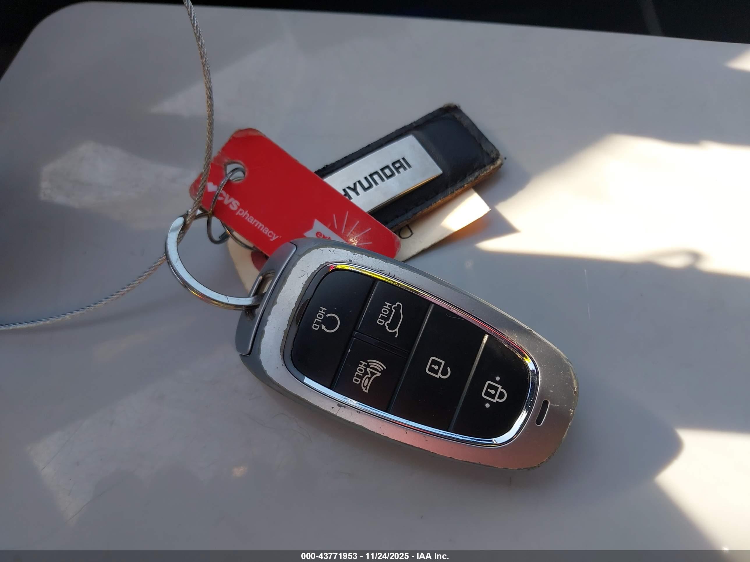 HYUNDAI TUCSON image 11