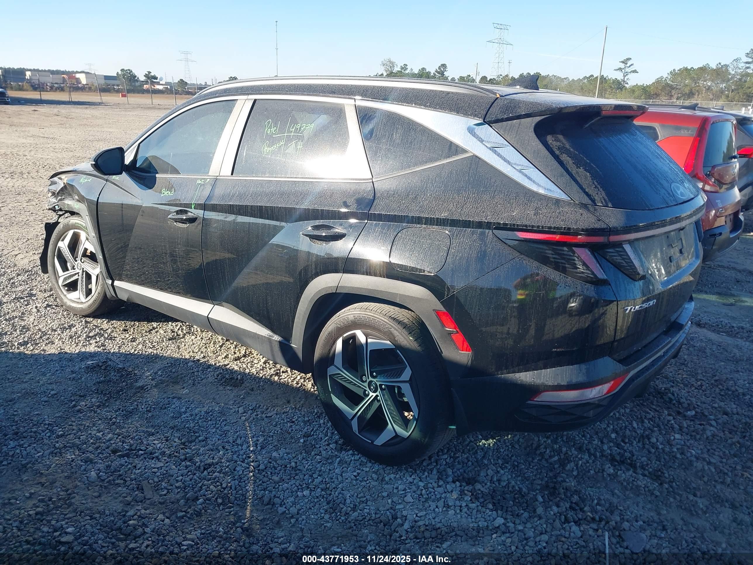 HYUNDAI TUCSON image 3