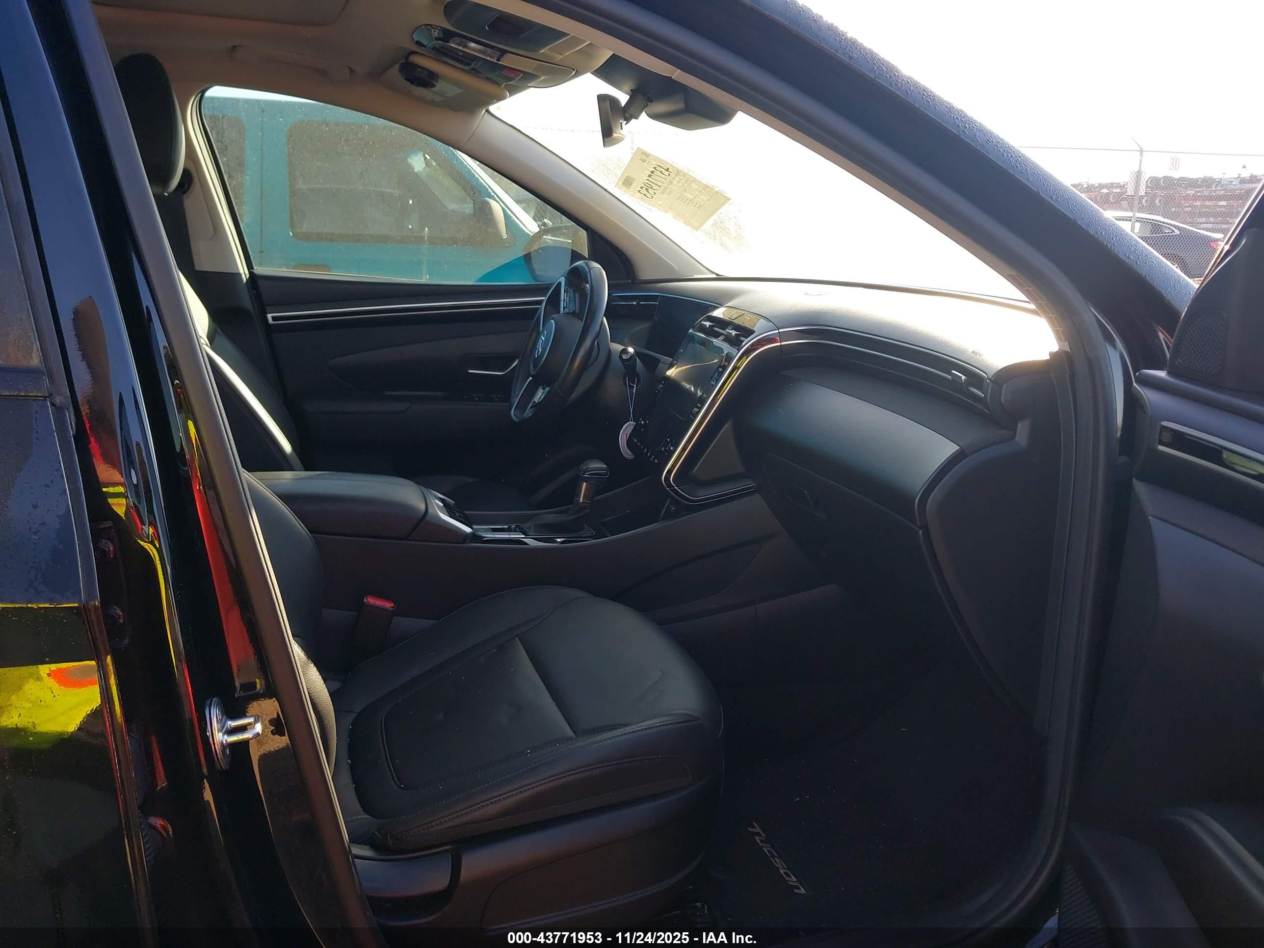 HYUNDAI TUCSON image 5