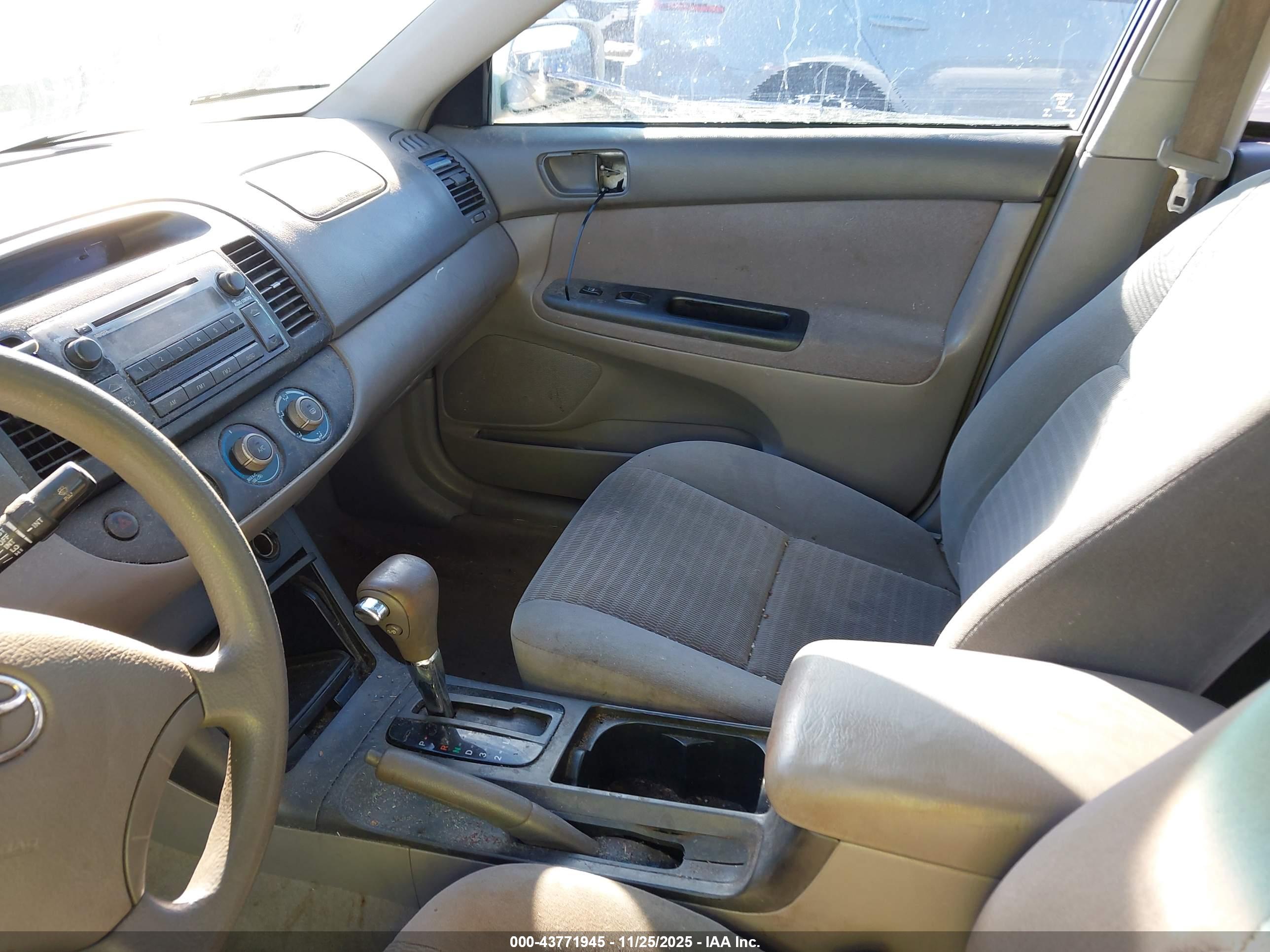 TOYOTA CAMRY image 5