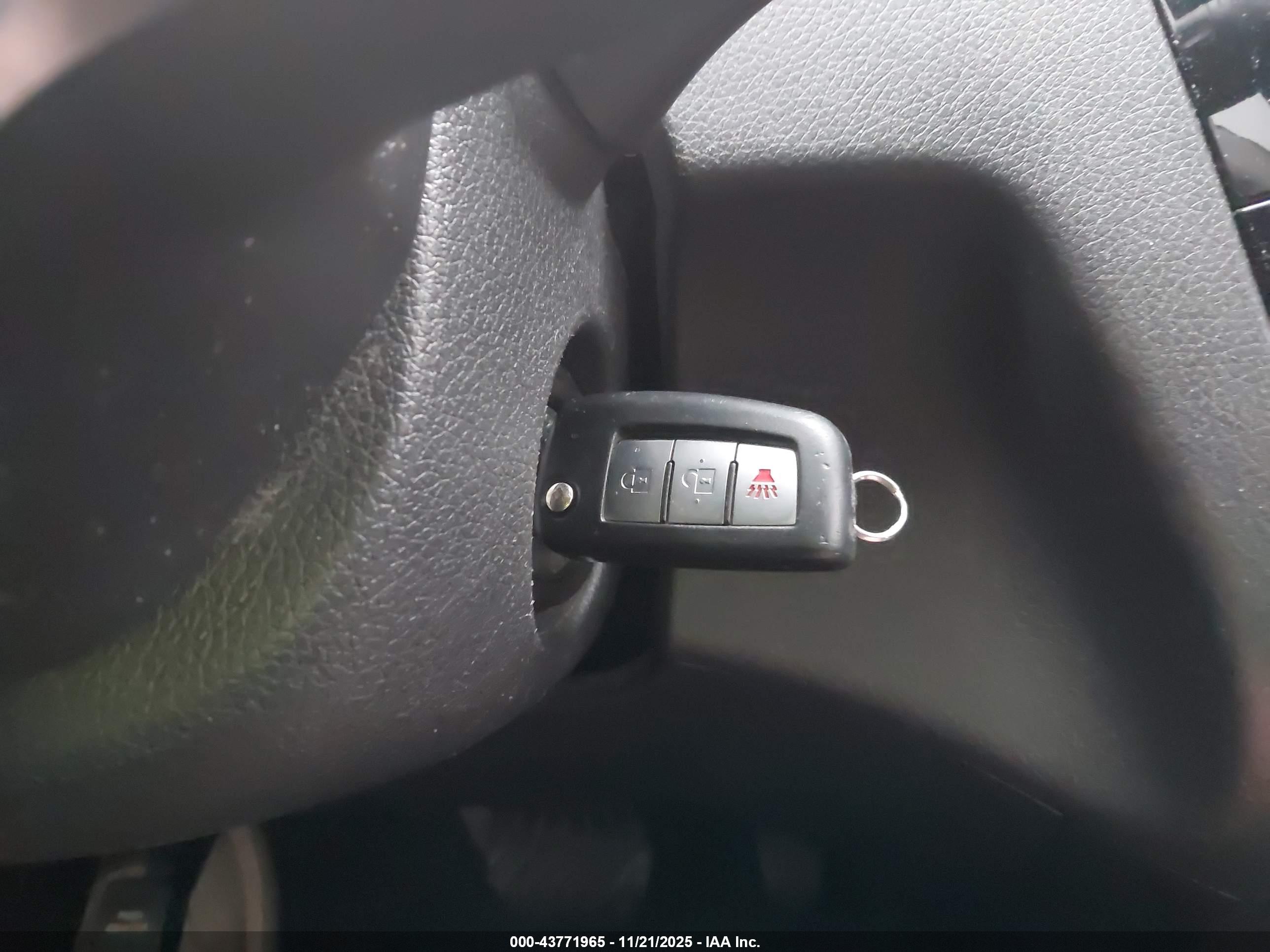 NISSAN ROGUE image 11