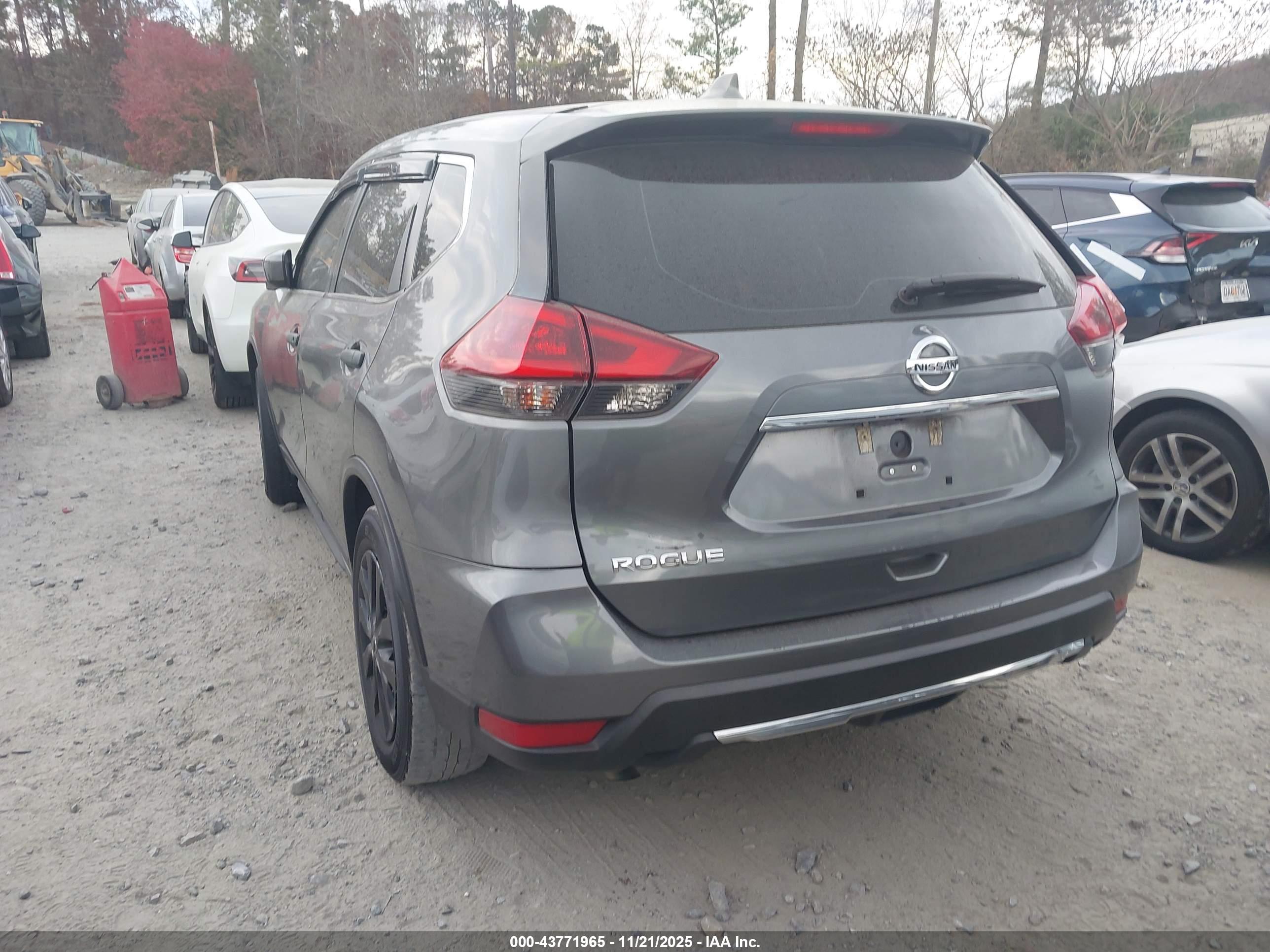 NISSAN ROGUE image 3