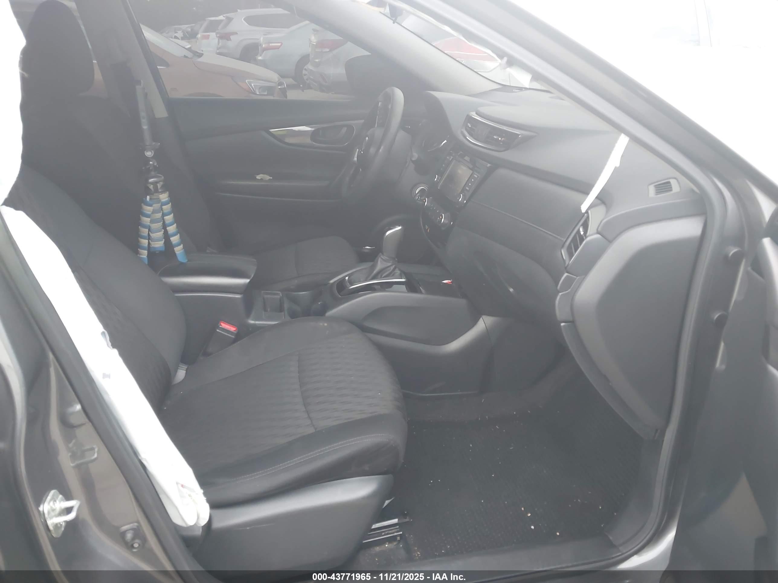 NISSAN ROGUE image 5