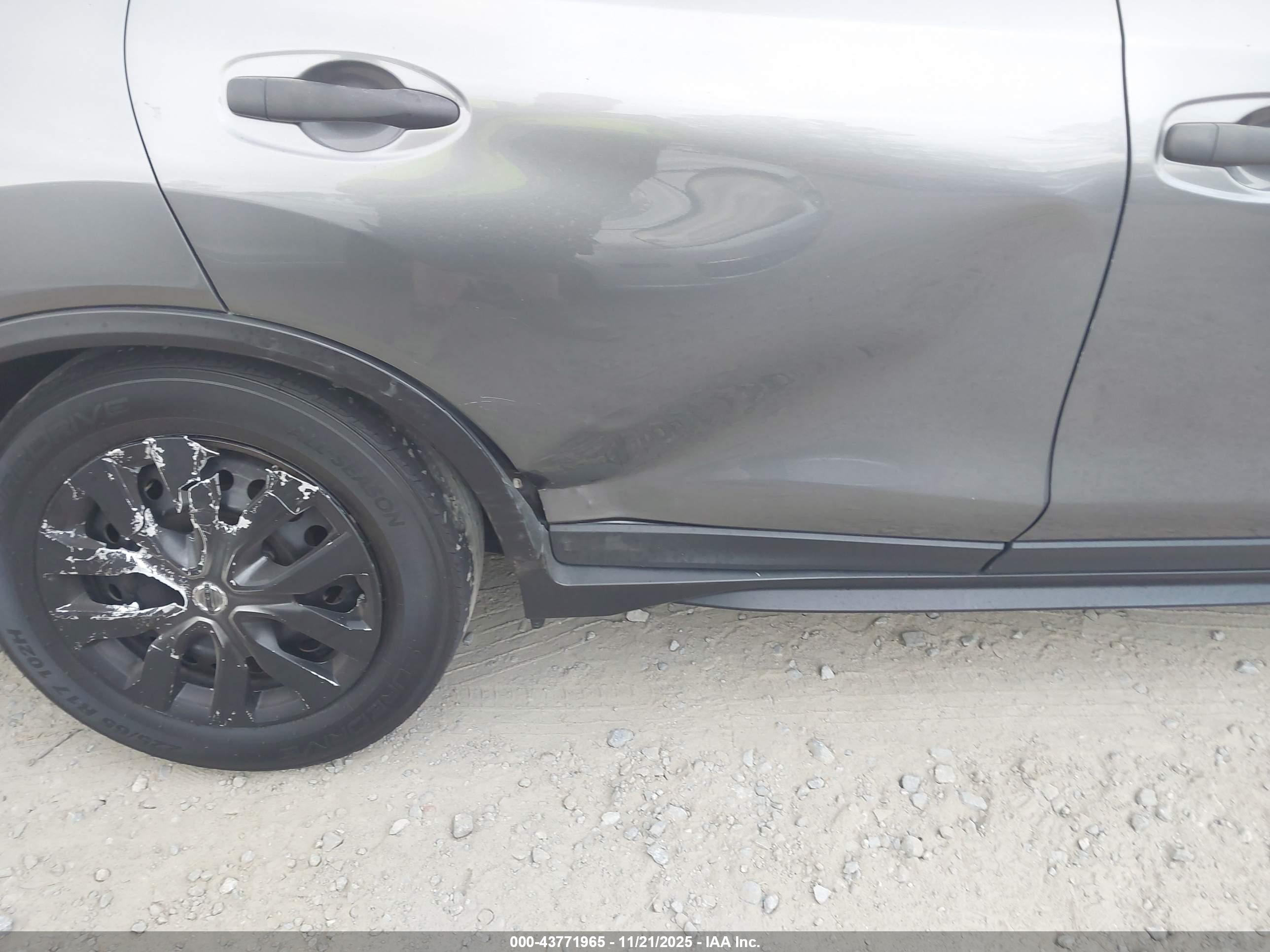 NISSAN ROGUE image 6