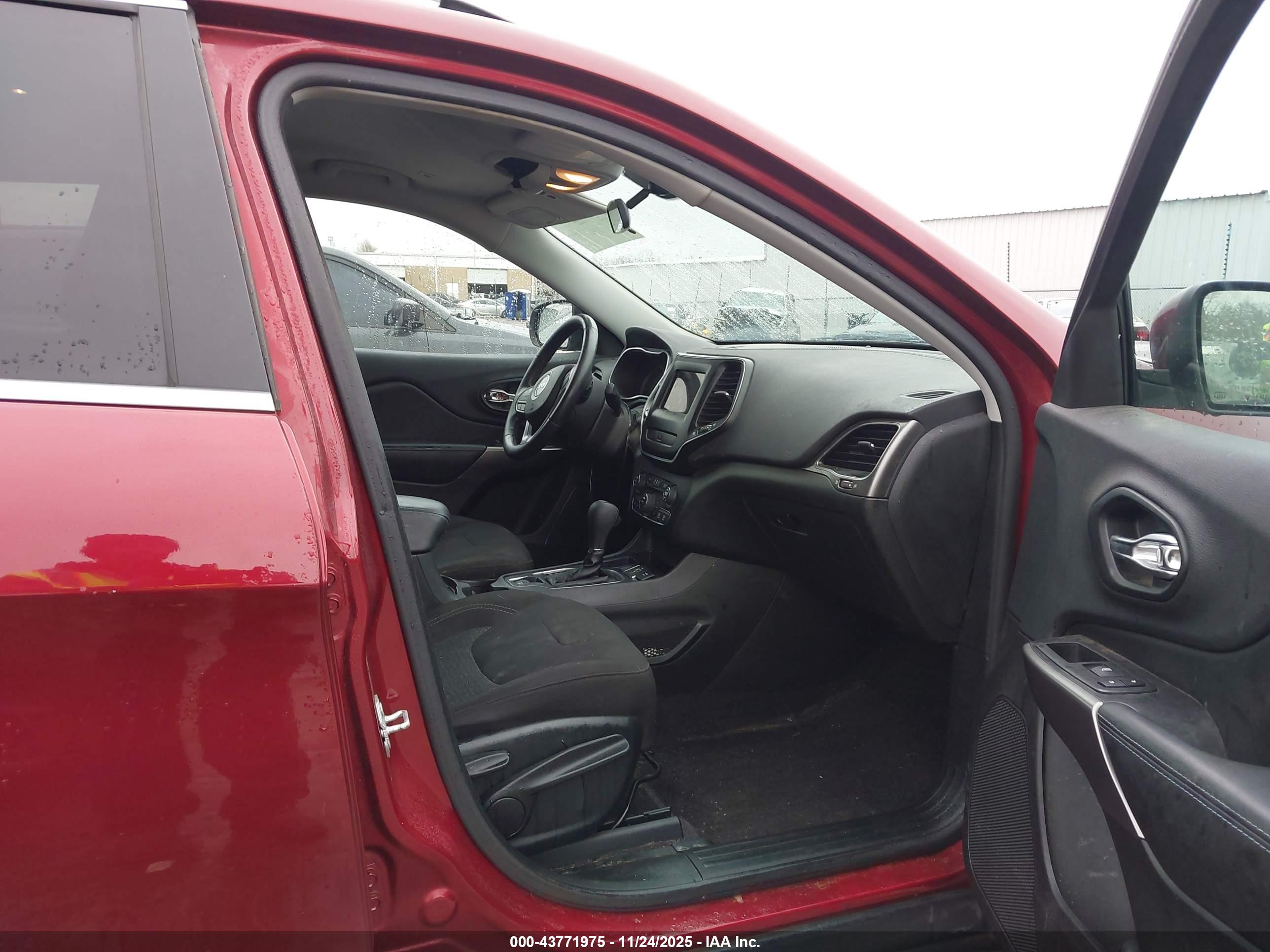 JEEP CHEROKEE image 5