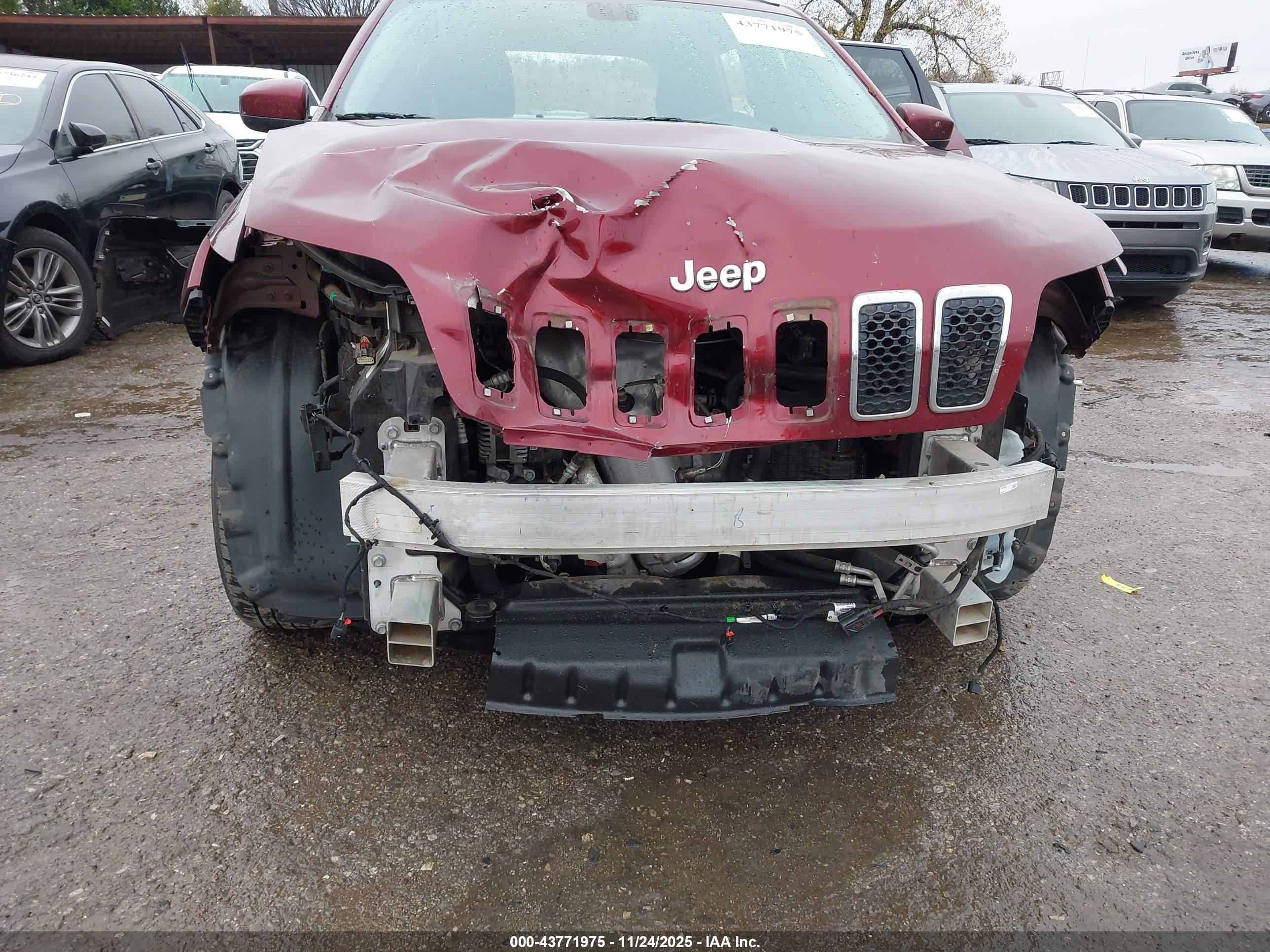 JEEP CHEROKEE image 6