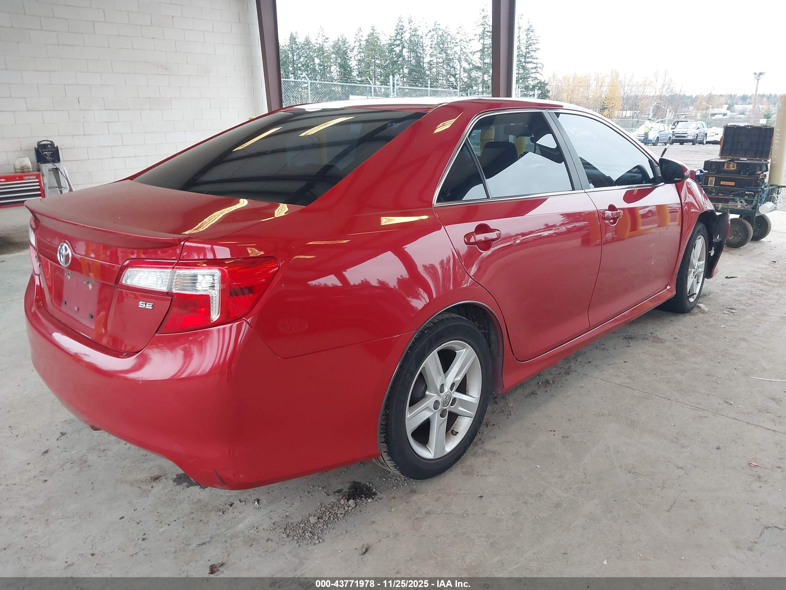 TOYOTA CAMRY image 4