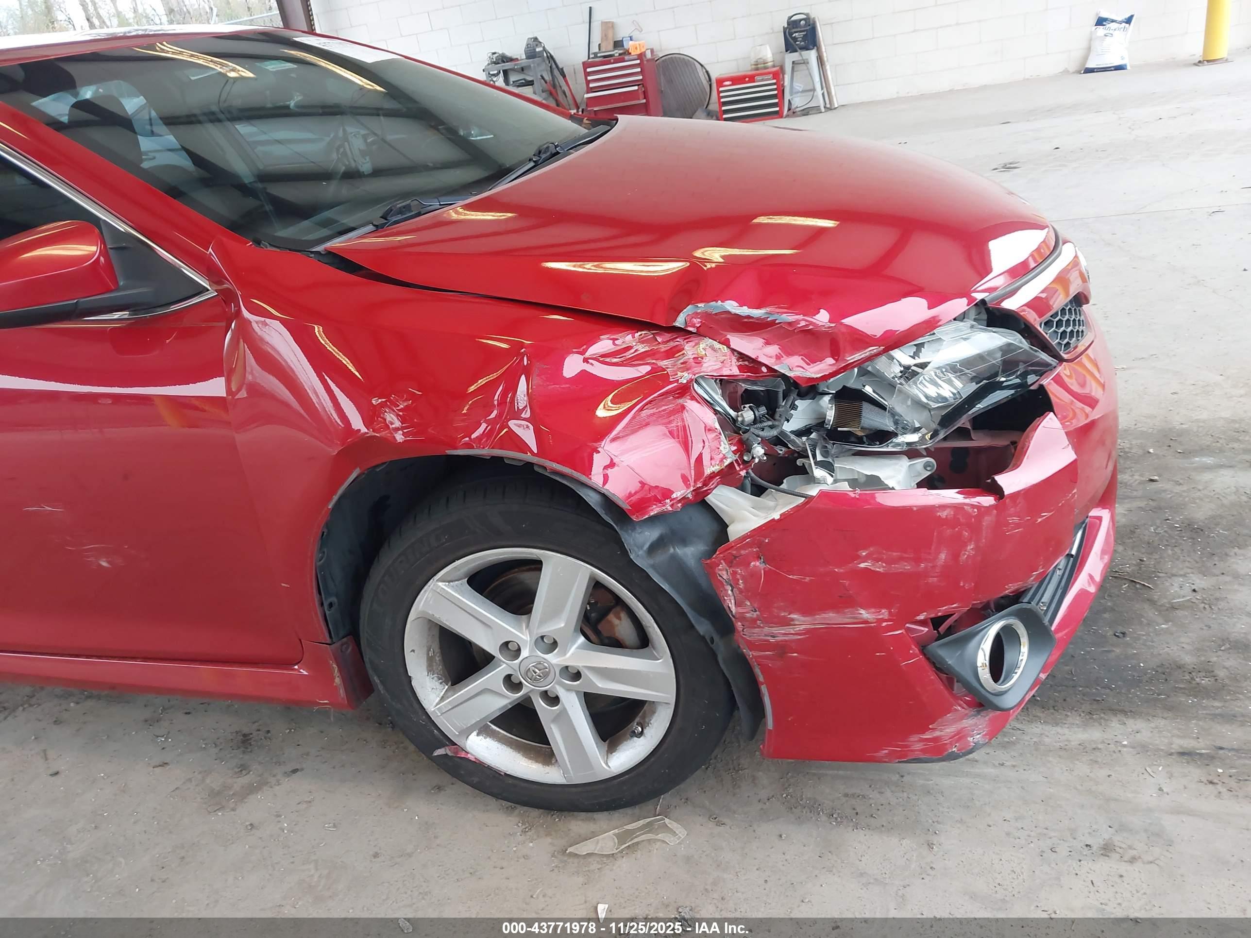 TOYOTA CAMRY image 6