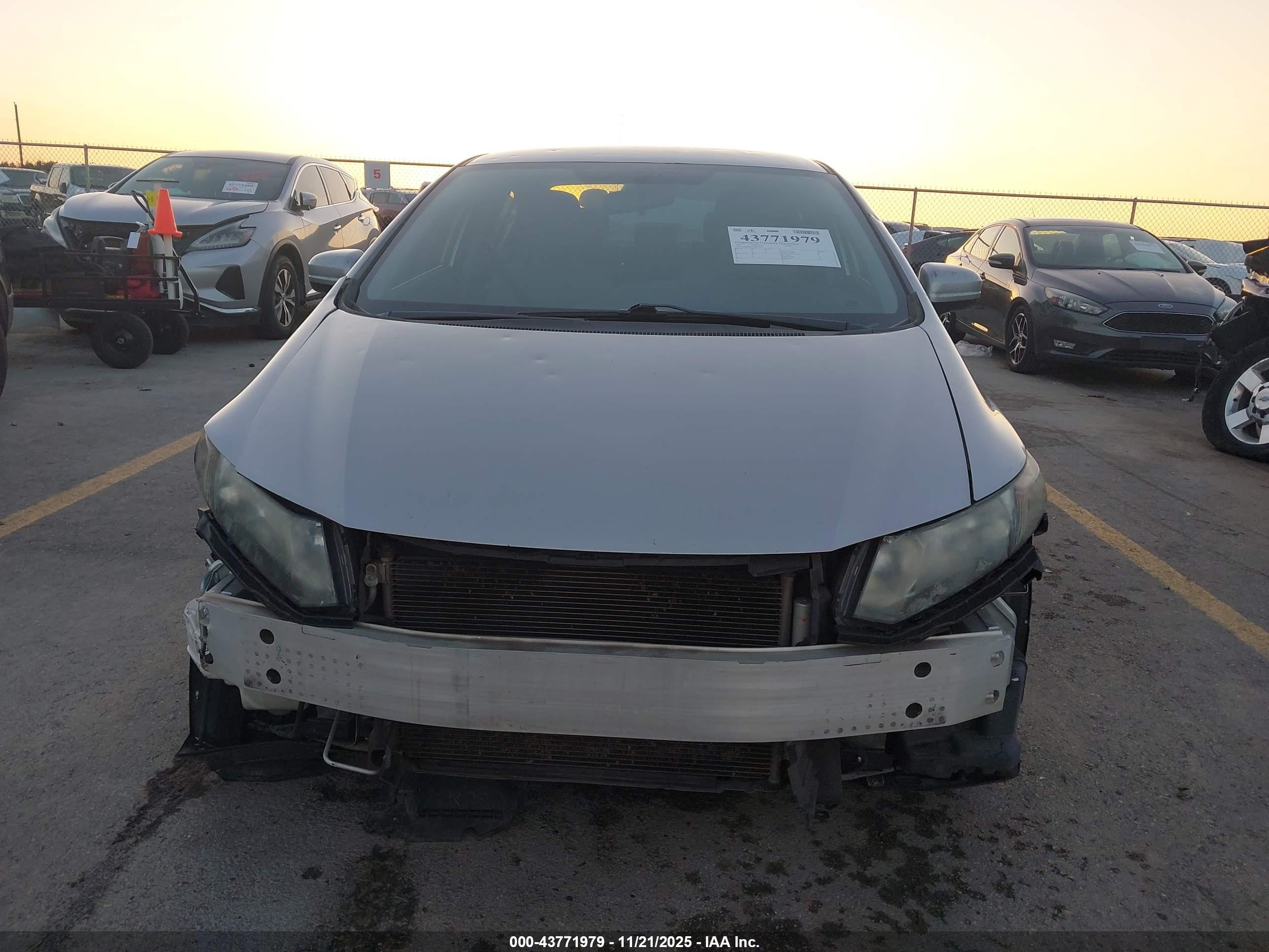 HONDA CIVIC image 6