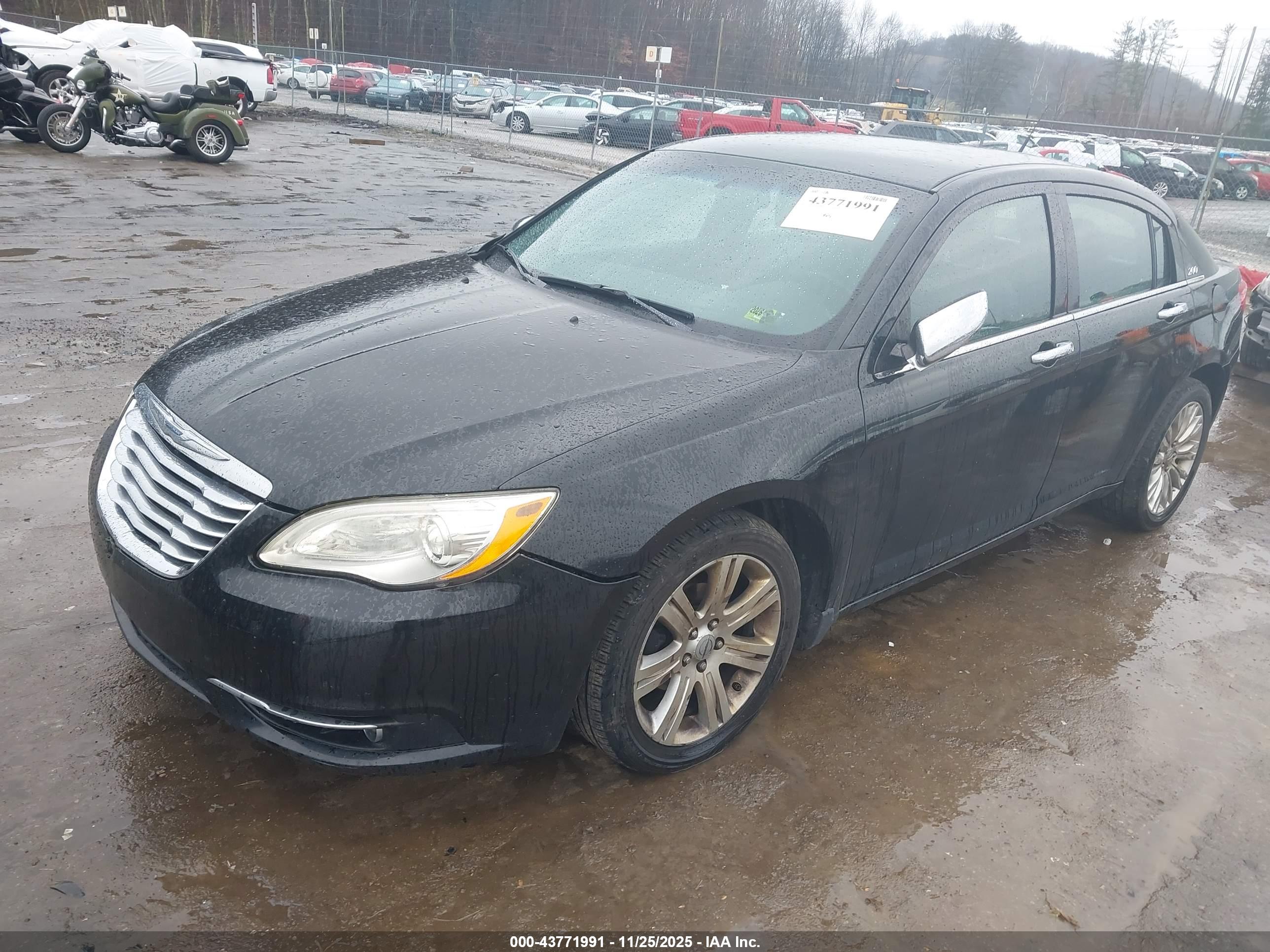 CHRYSLER 200 image 2