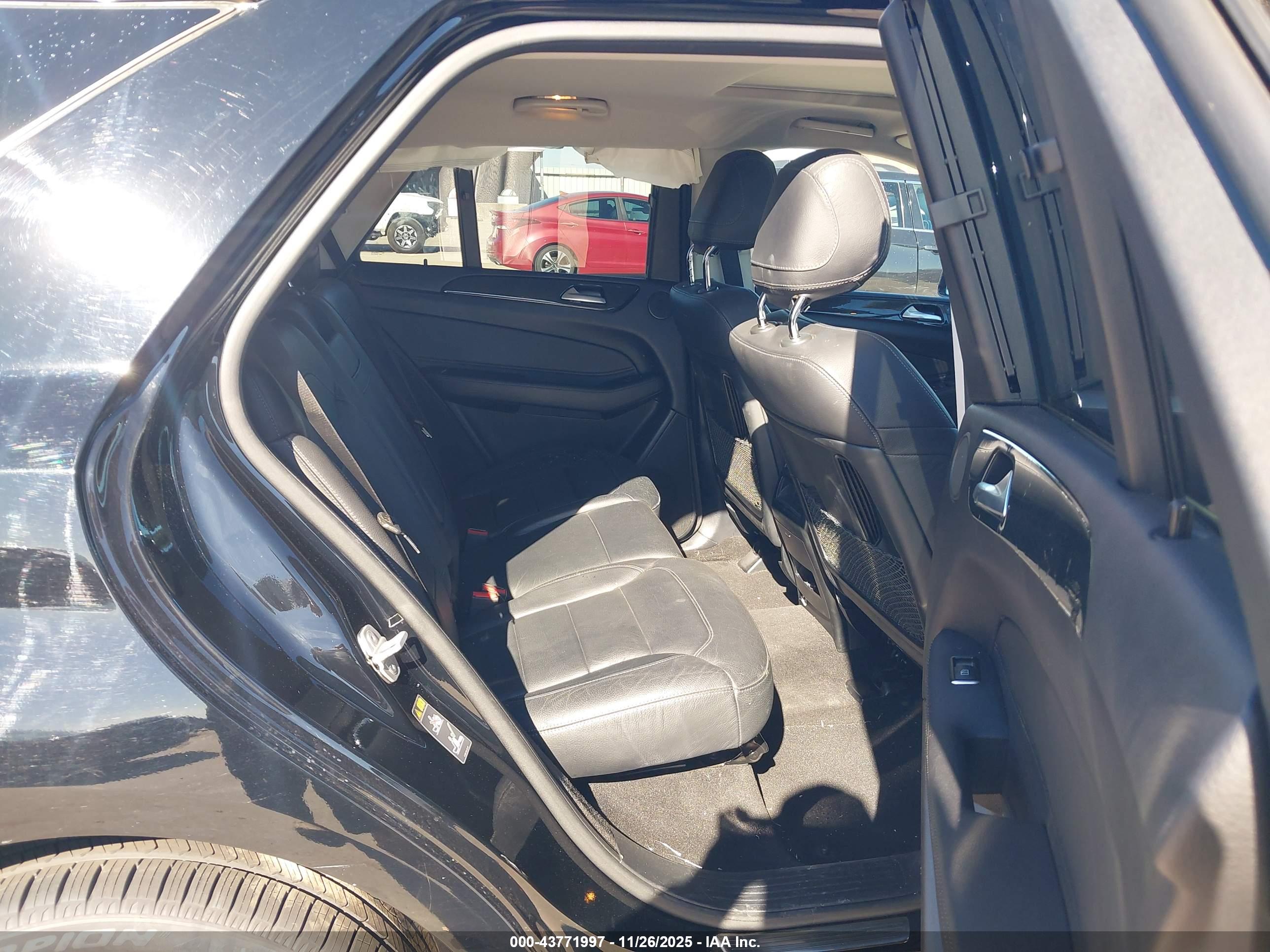 MERCEDES-BENZ GLE image 8