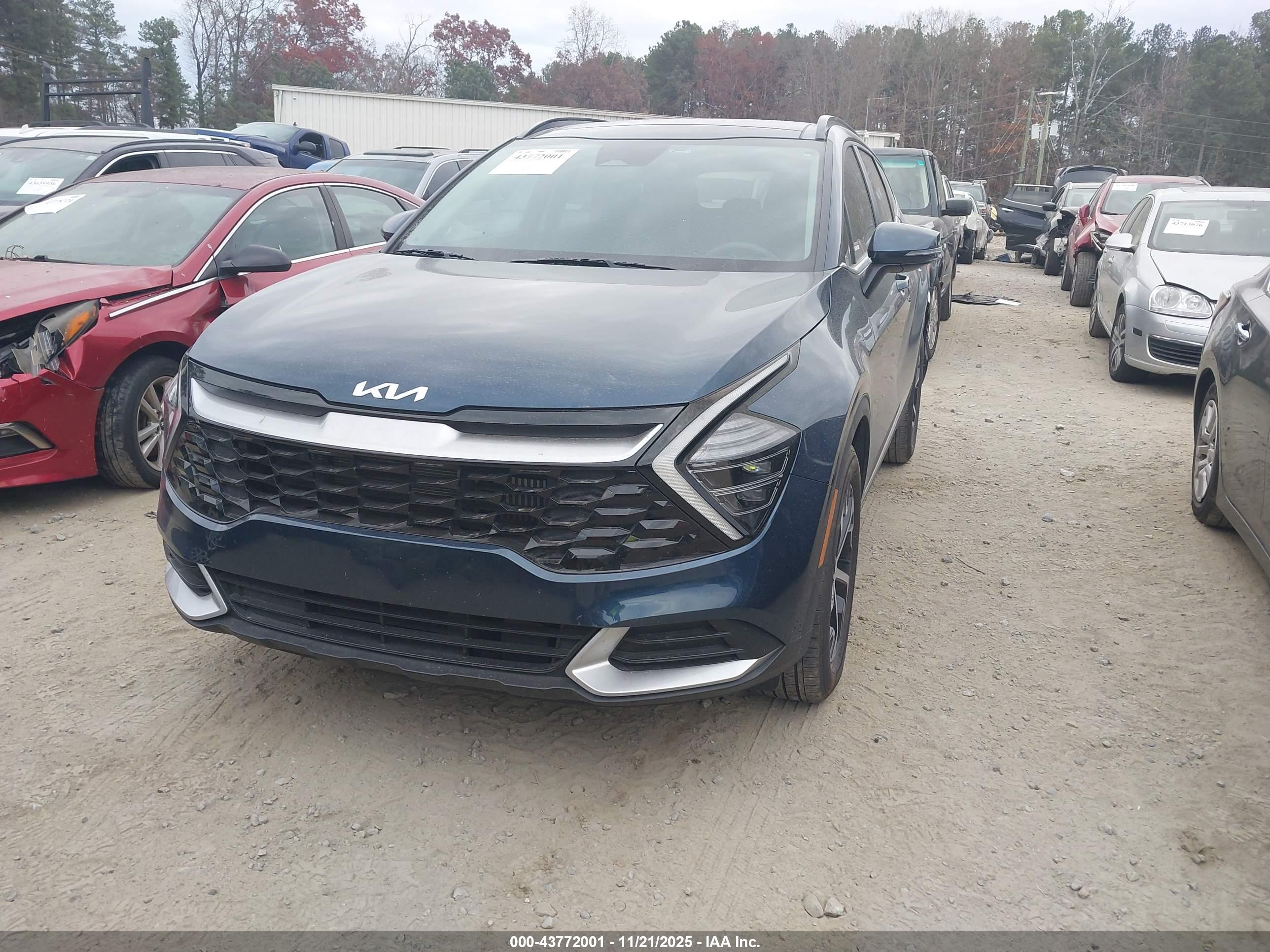 KIA SPORTAGE image 2