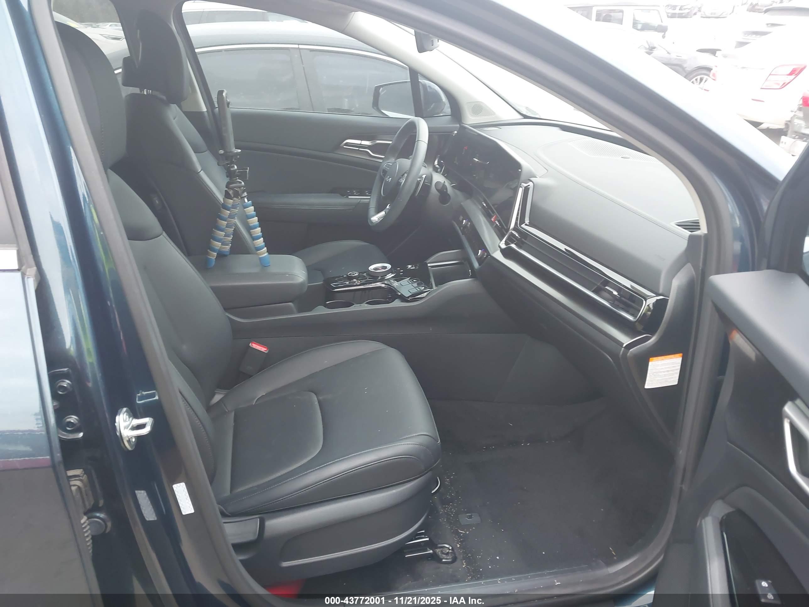 KIA SPORTAGE image 5