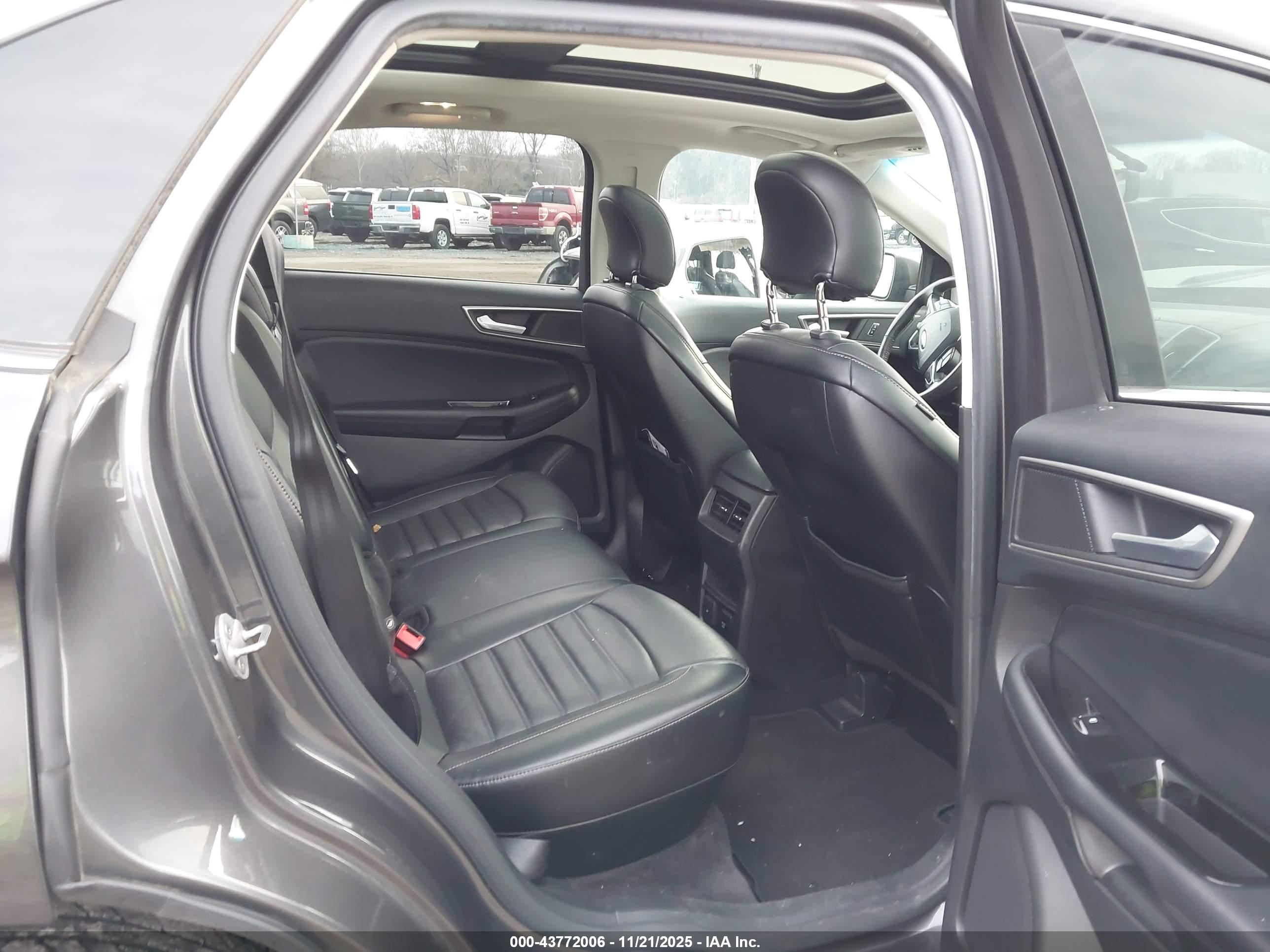 FORD EDGE image 8