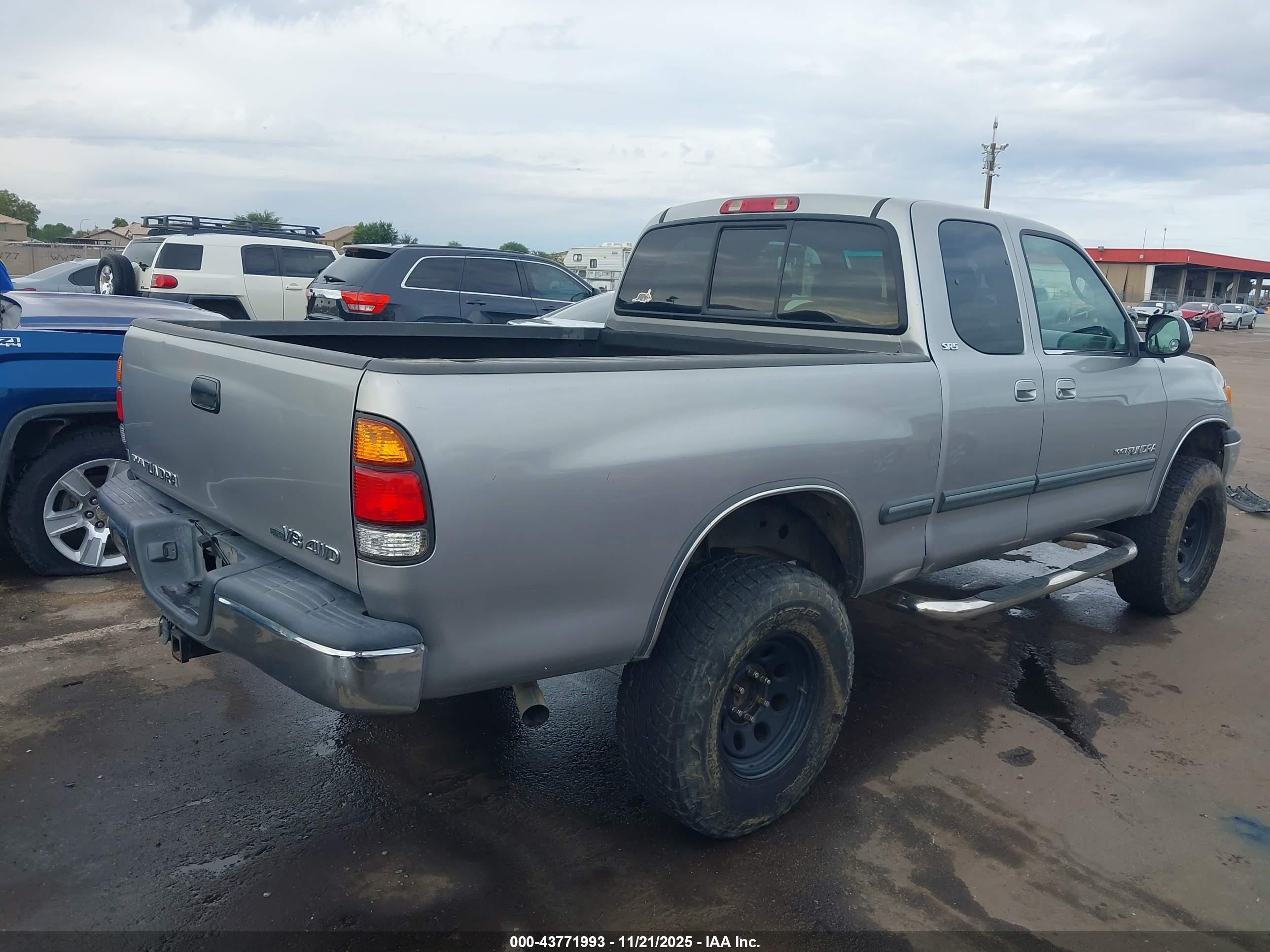 TOYOTA TUNDRA image 4