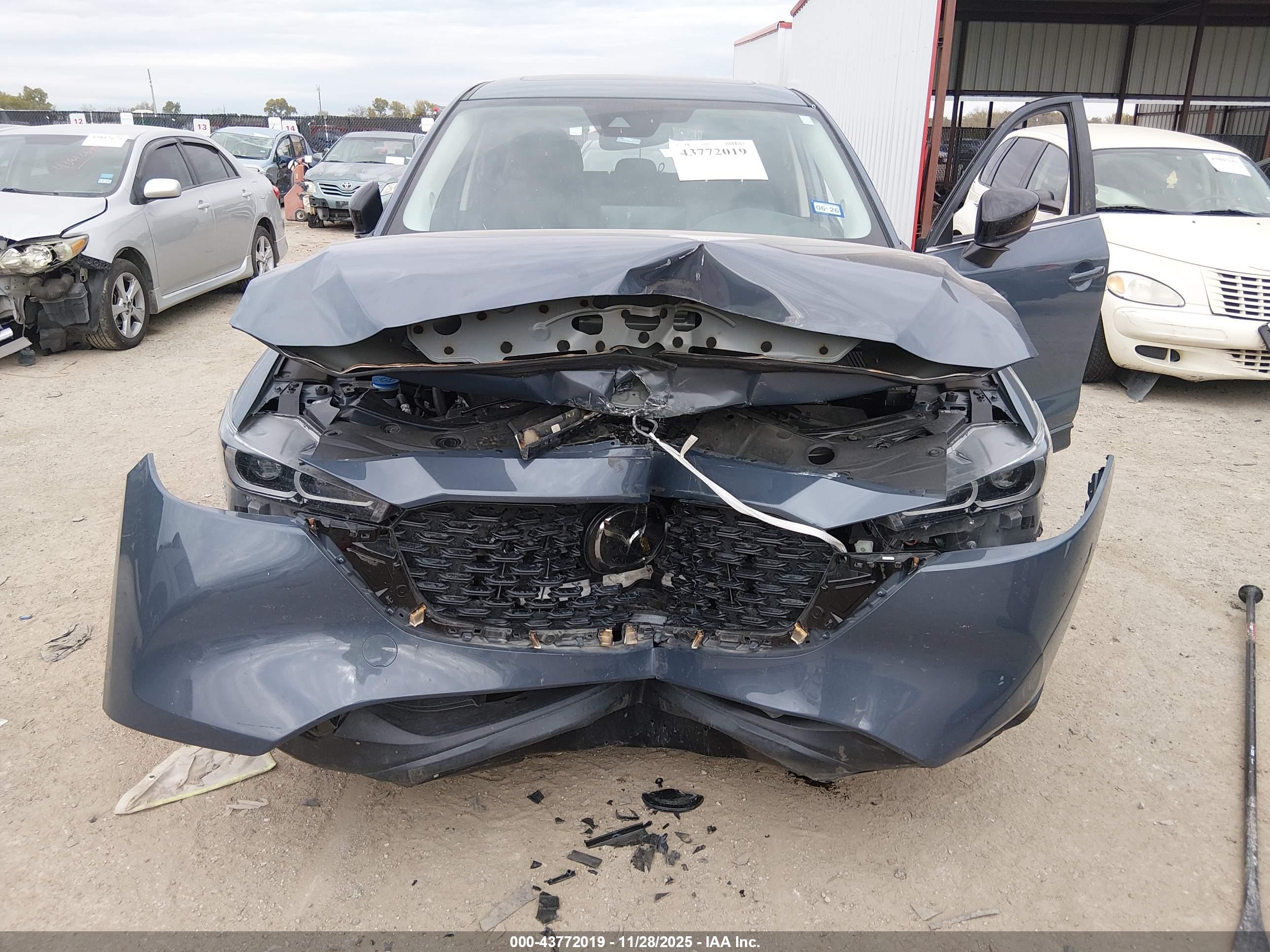 MAZDA CX-5 image 6