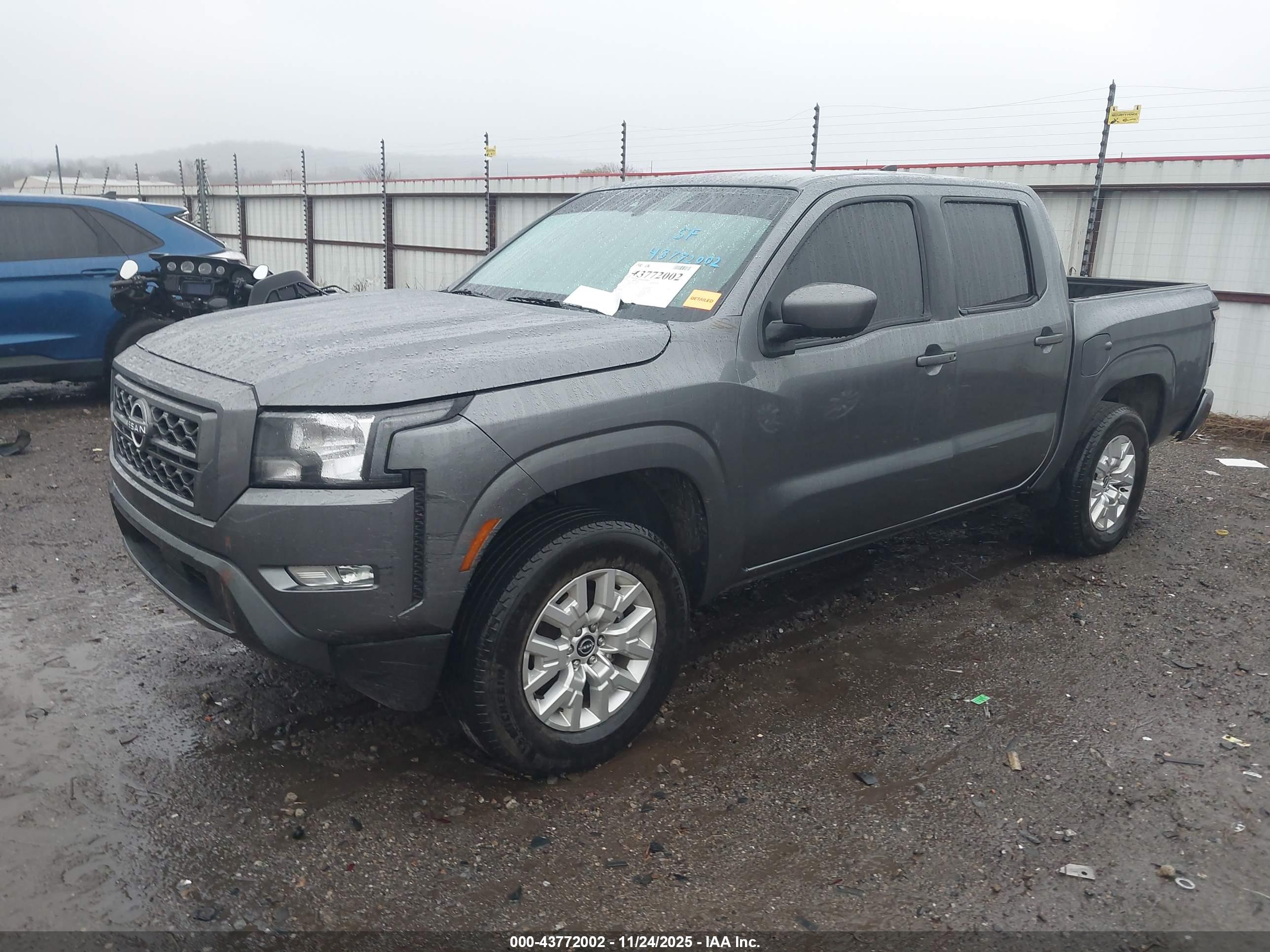 NISSAN FRONTIER image 2
