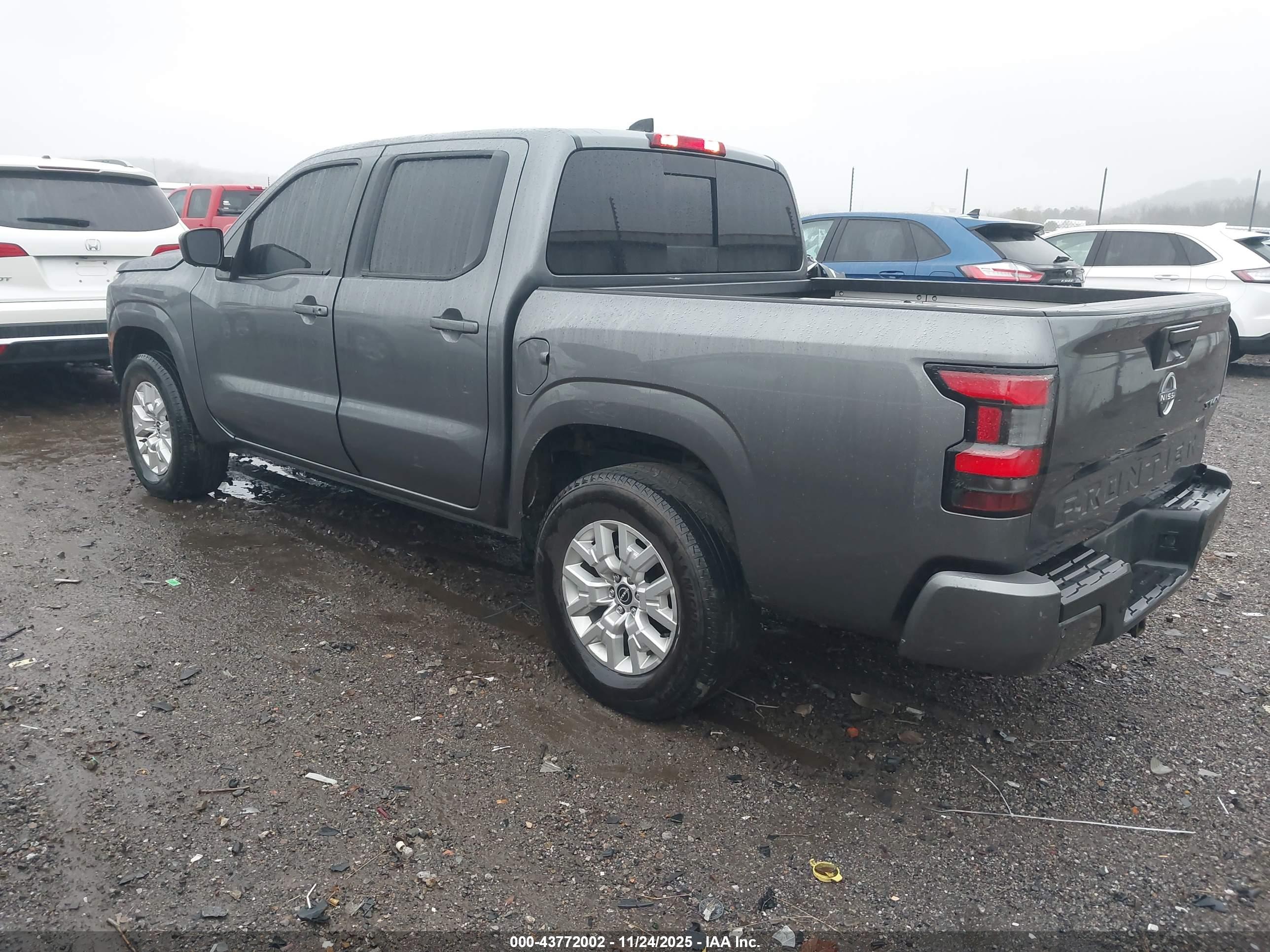NISSAN FRONTIER image 3