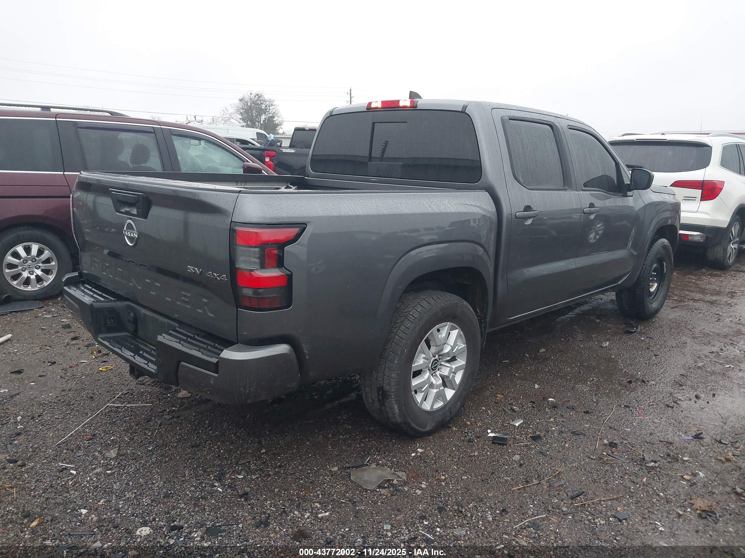 NISSAN FRONTIER image 4