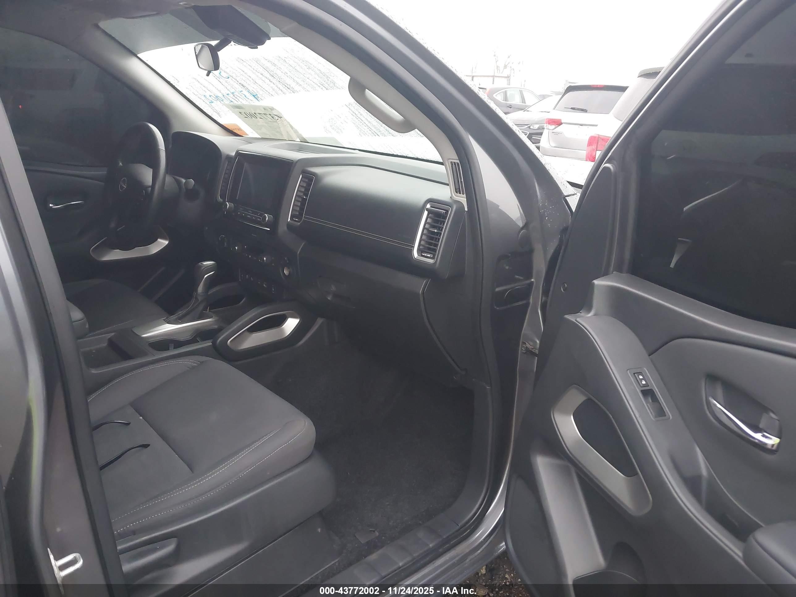 NISSAN FRONTIER image 5