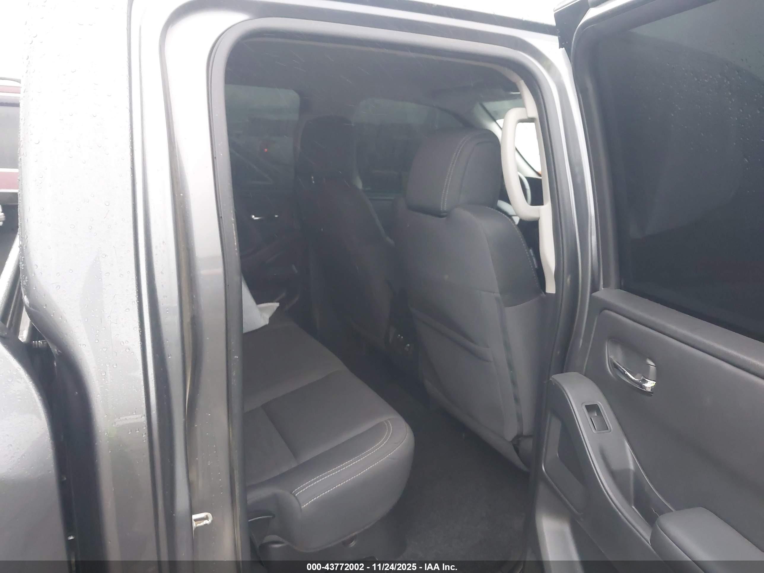 NISSAN FRONTIER image 8
