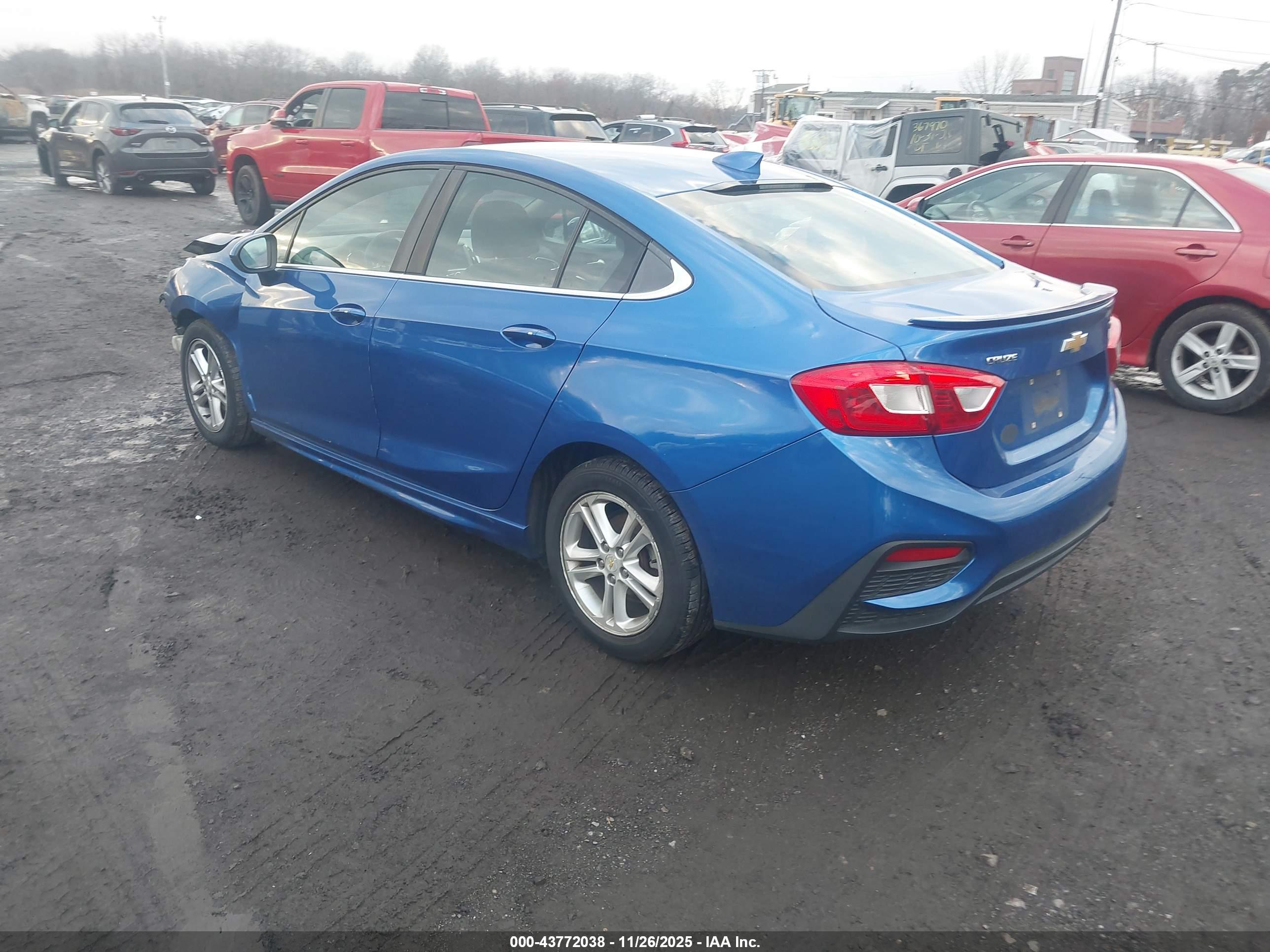 CHEVROLET CRUZE image 3