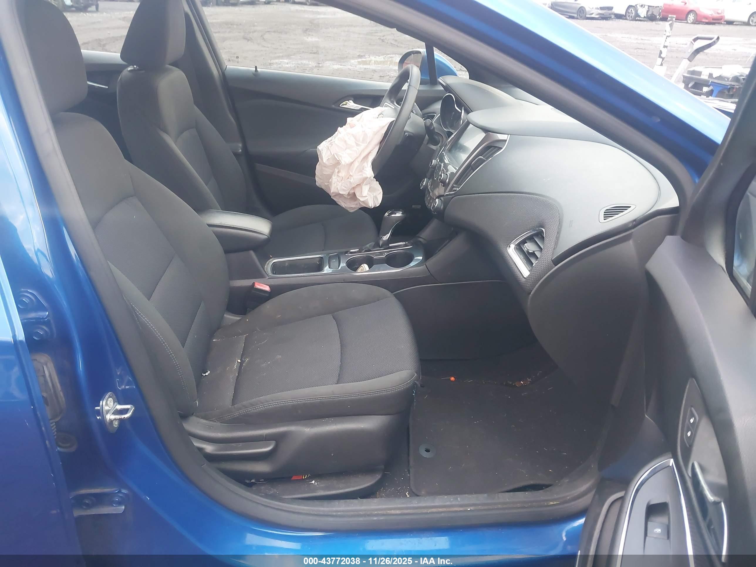 CHEVROLET CRUZE image 5