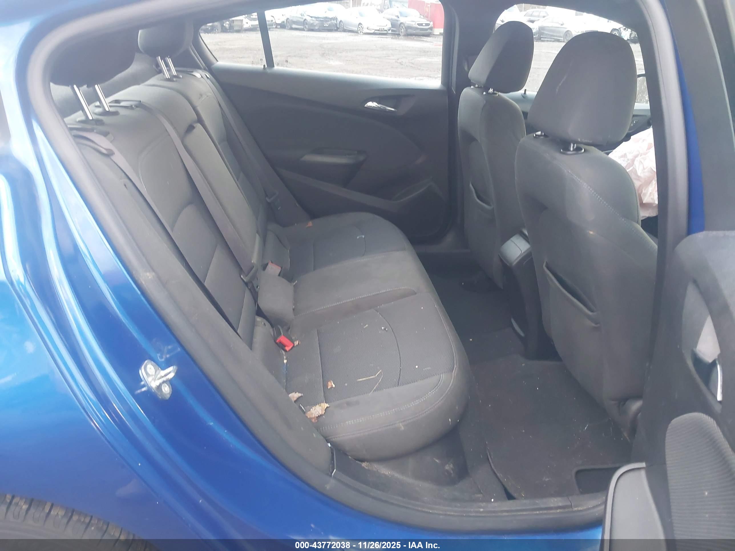 CHEVROLET CRUZE image 8