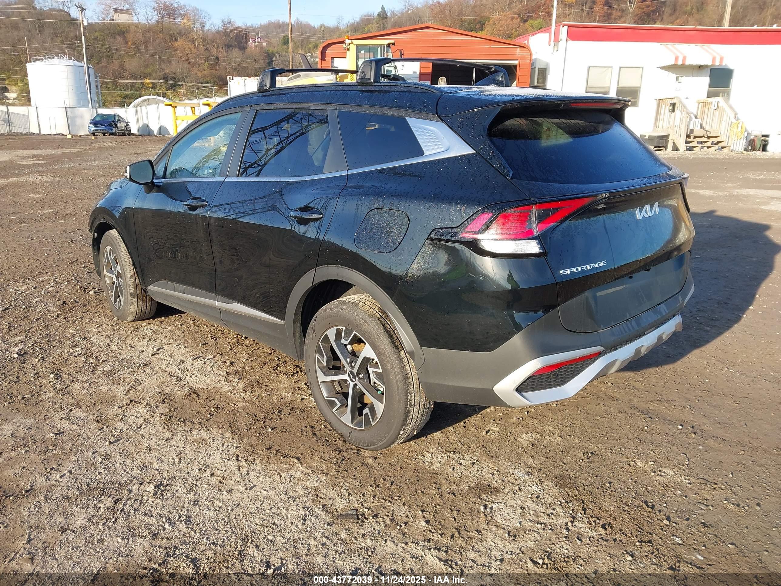 KIA SPORTAGE image 3