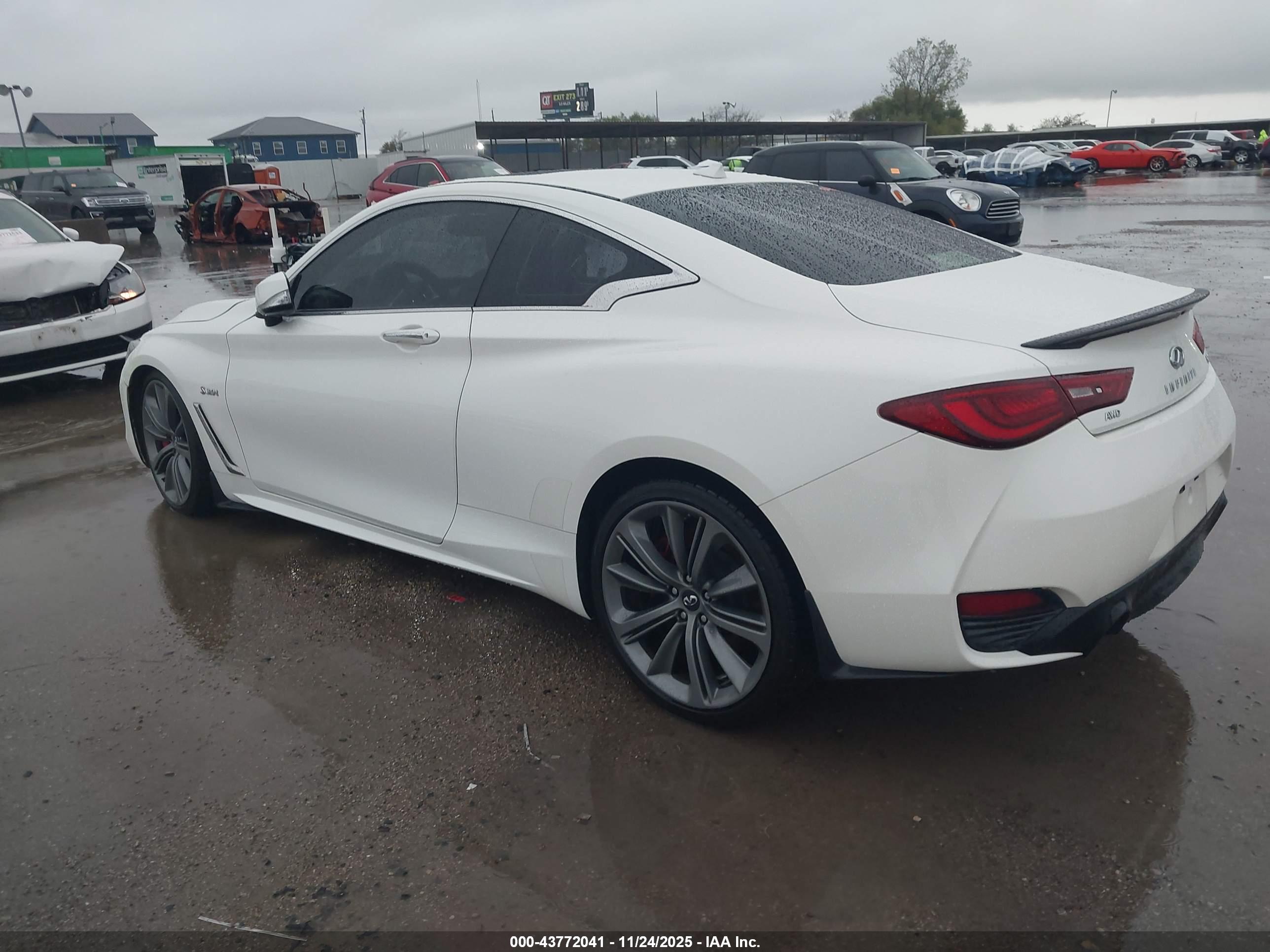 INFINITI Q60 image 3