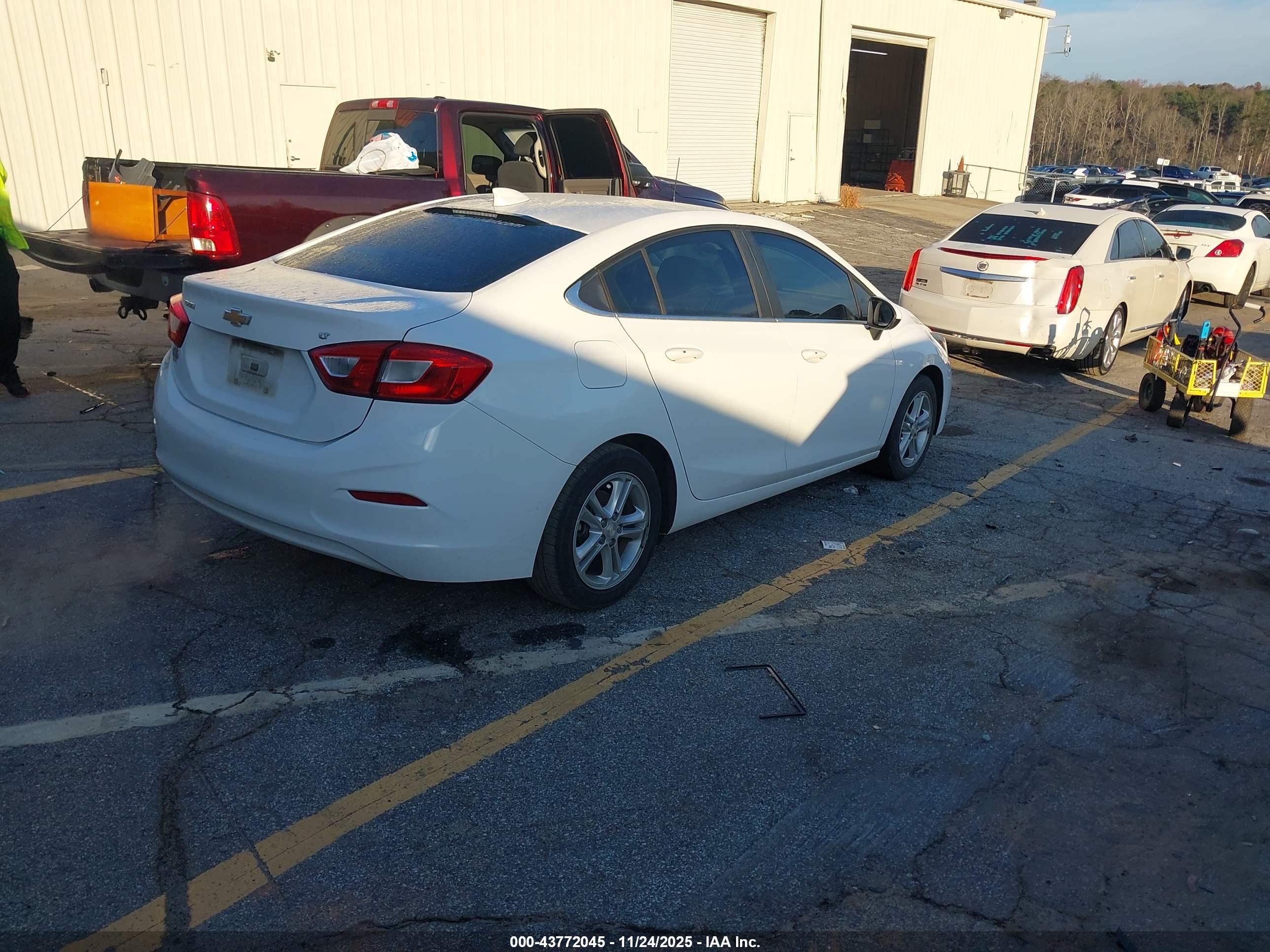 CHEVROLET CRUZE image 4