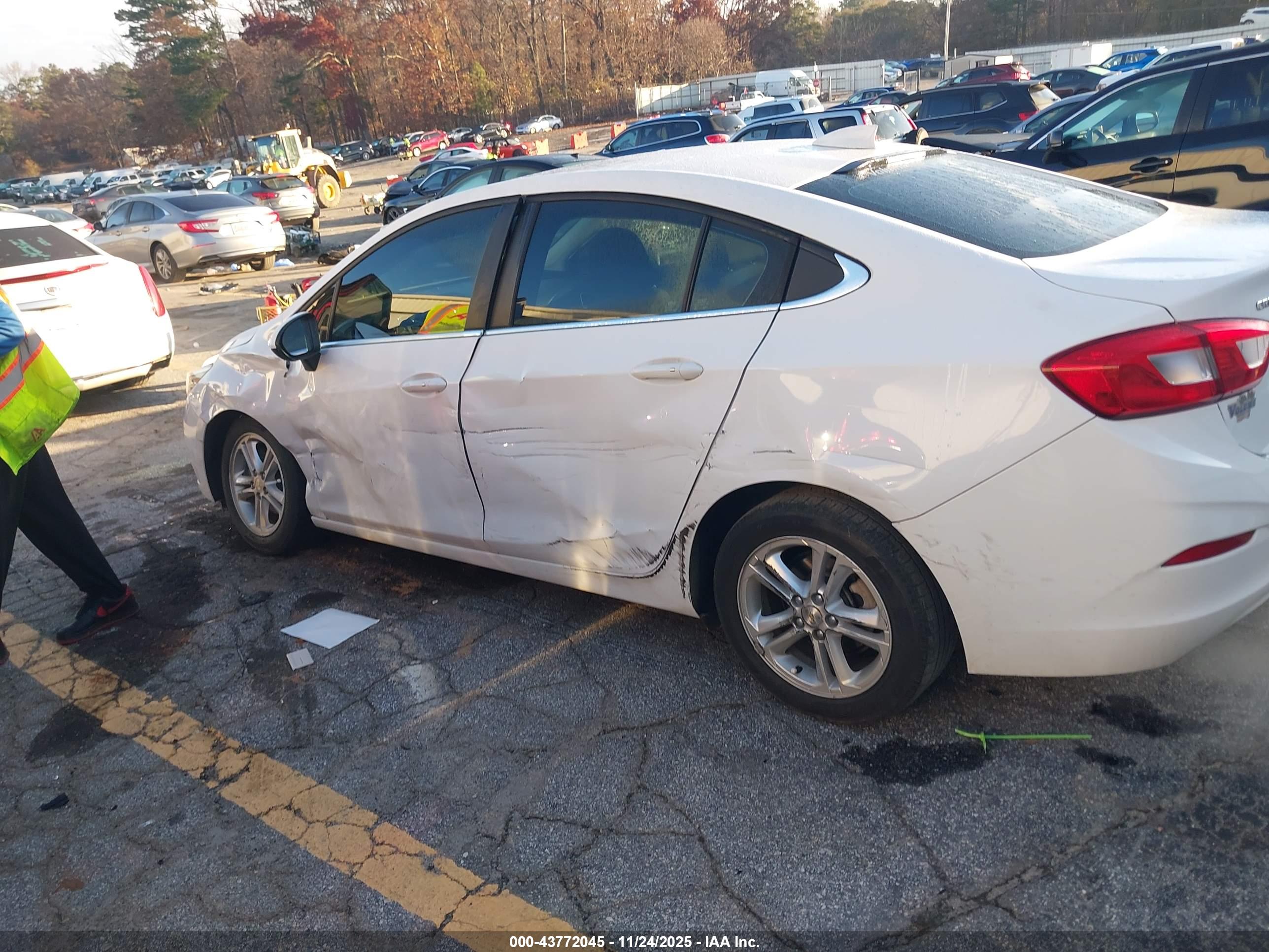 CHEVROLET CRUZE image 6