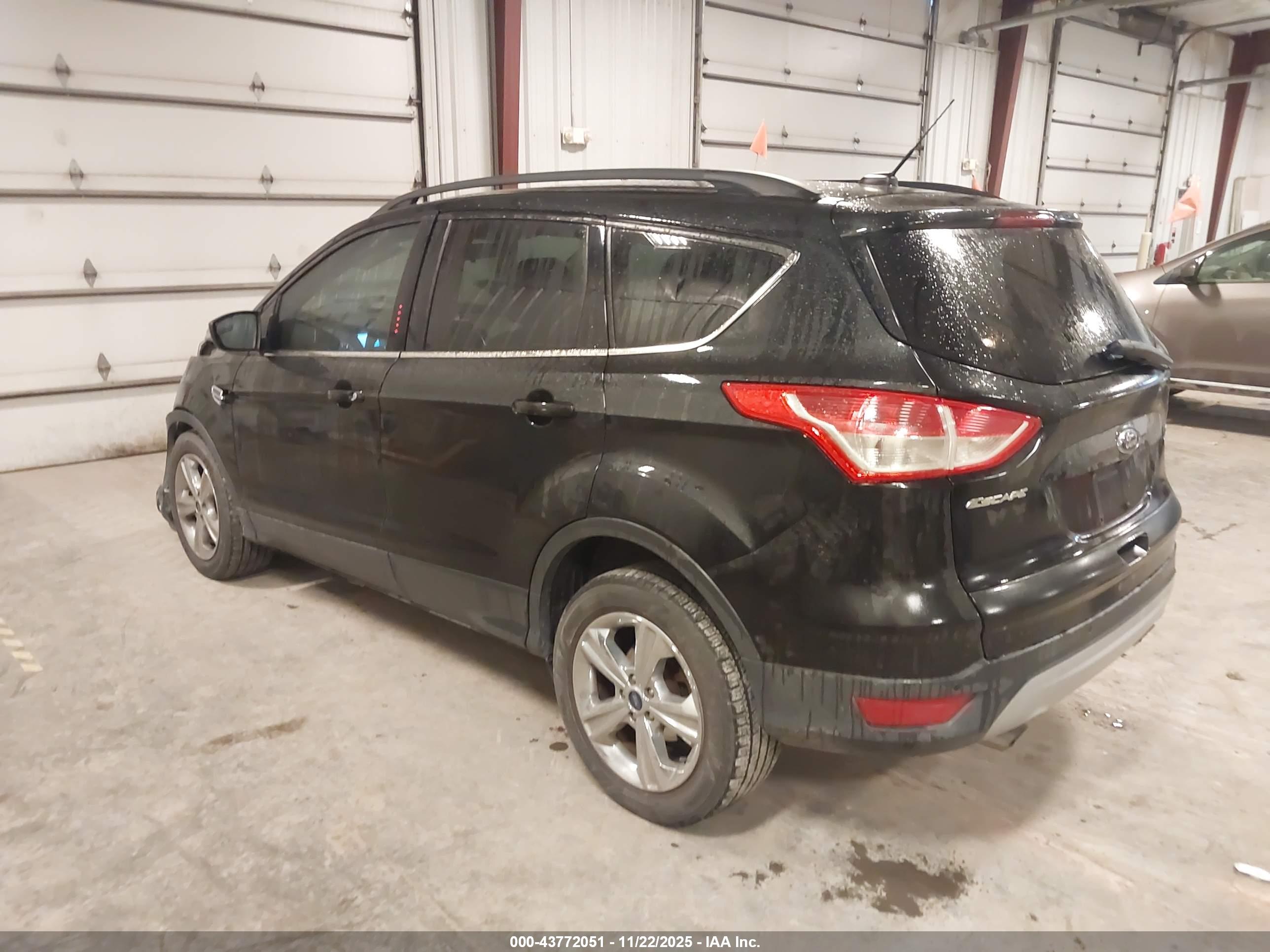 FORD ESCAPE image 3
