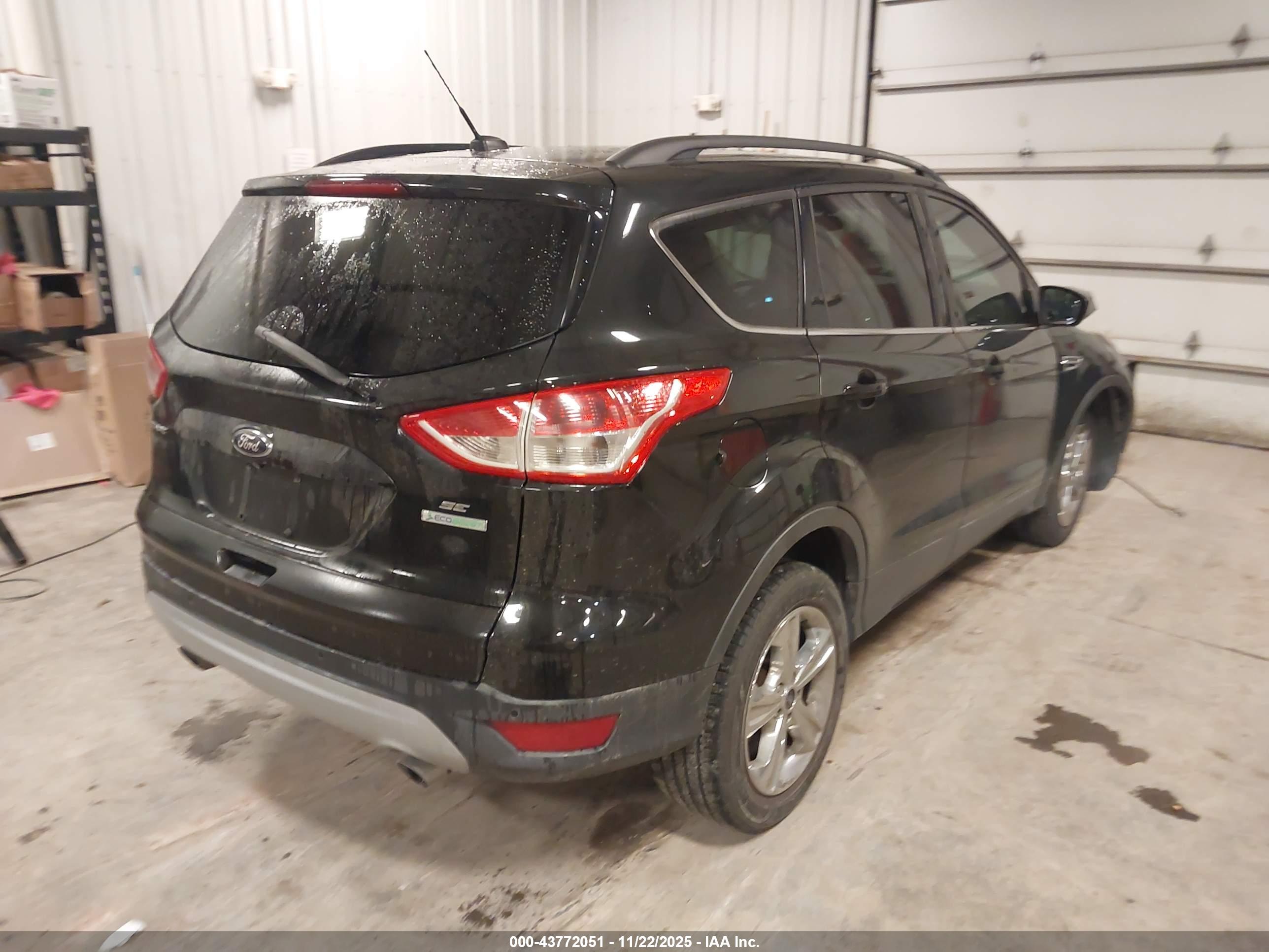 FORD ESCAPE image 4