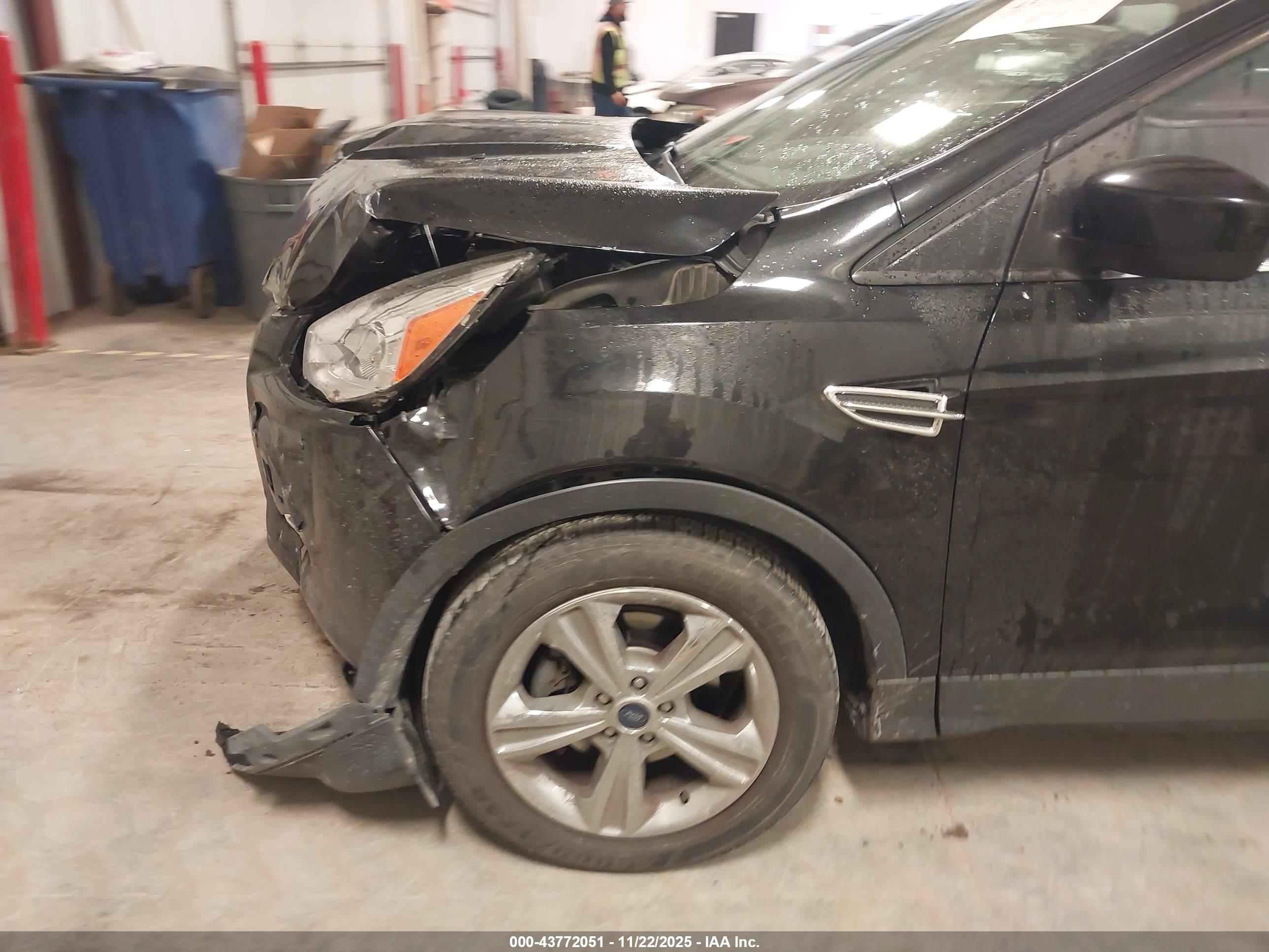 FORD ESCAPE image 6