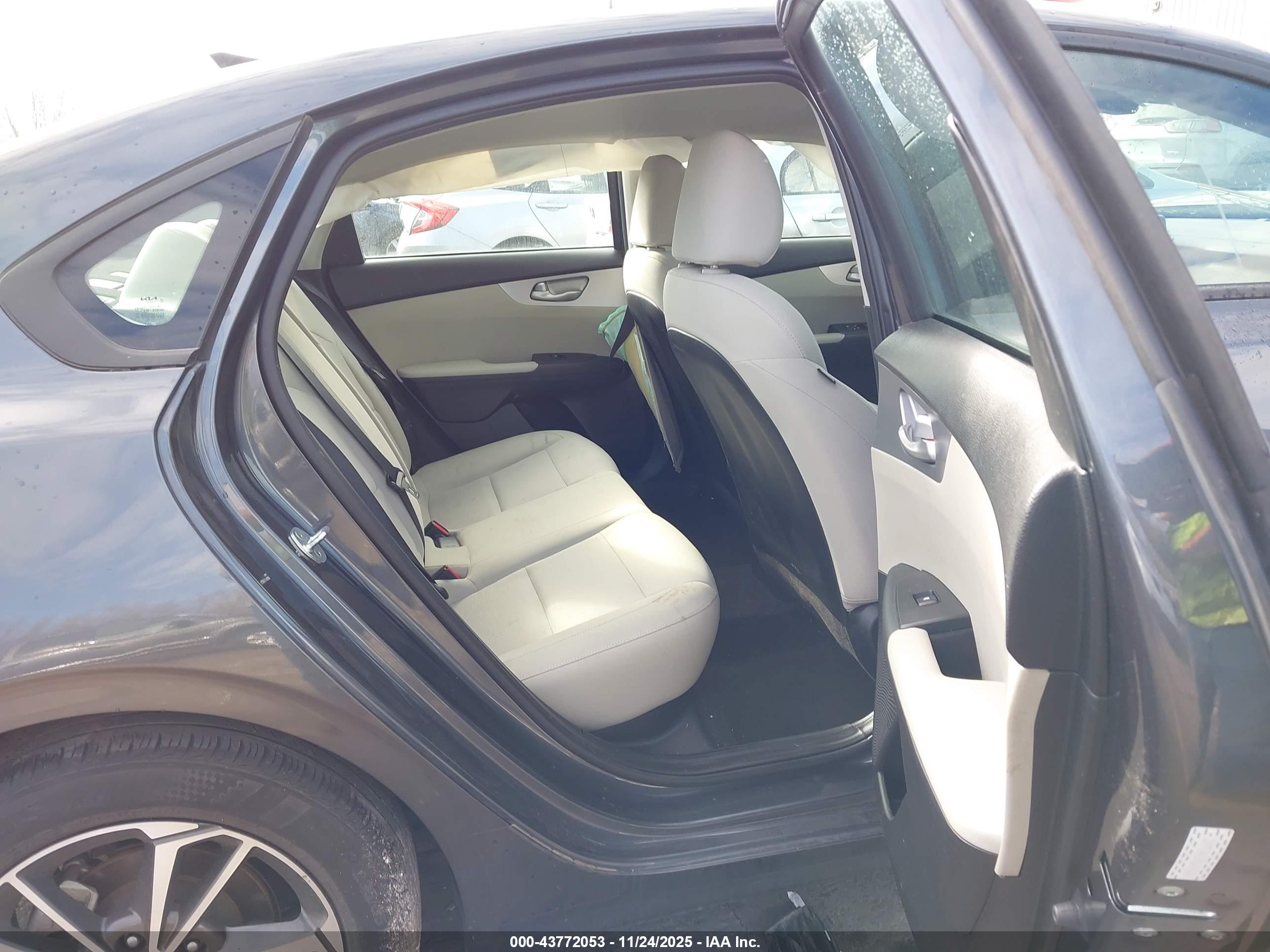 KIA FORTE image 8