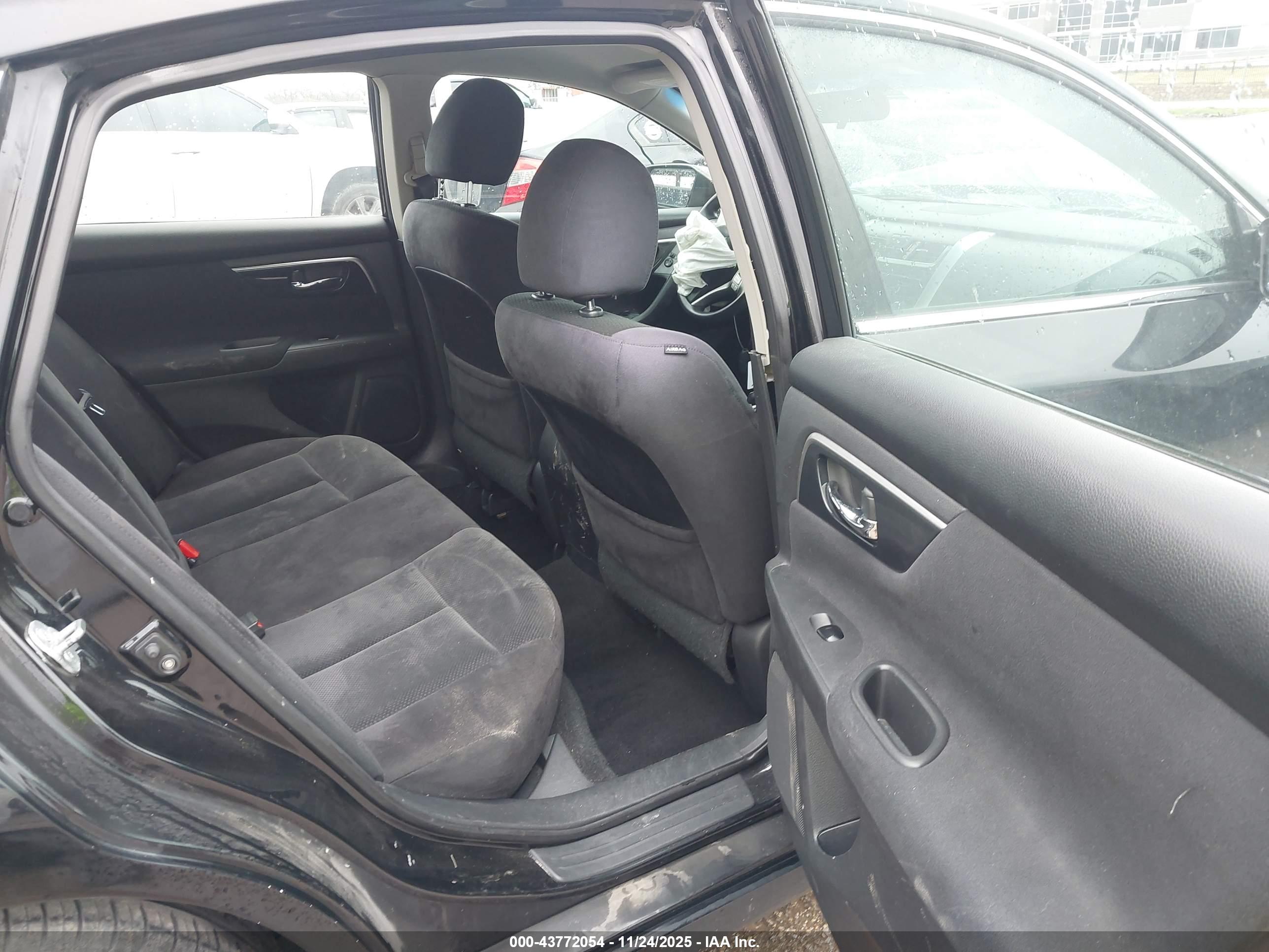NISSAN ALTIMA image 8