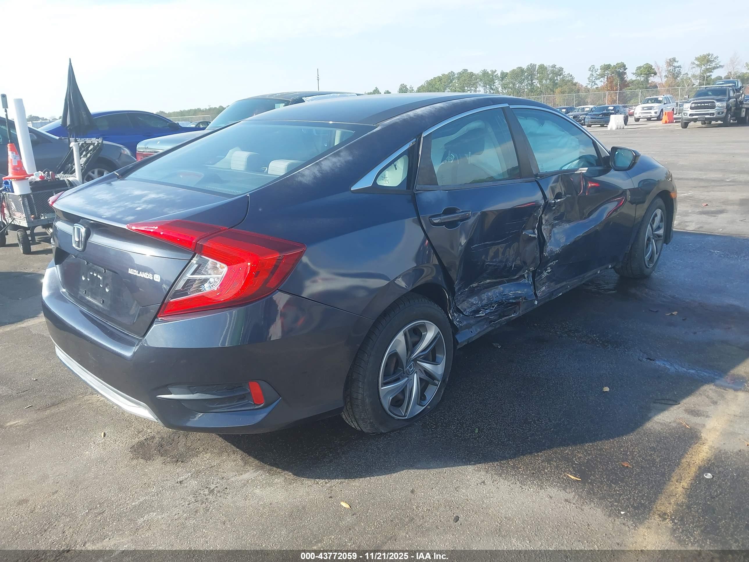 HONDA CIVIC image 4
