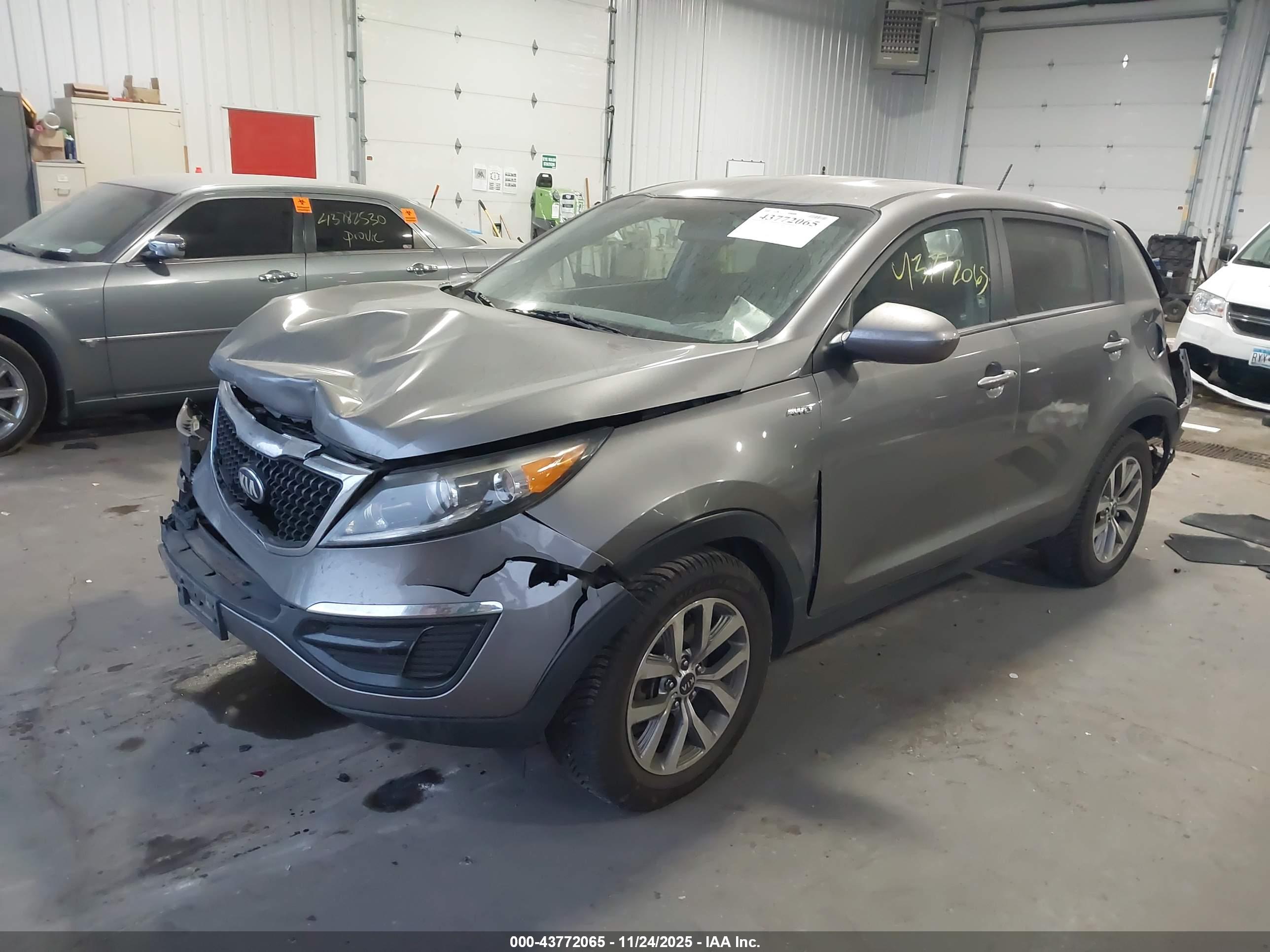 KIA SPORTAGE image 2