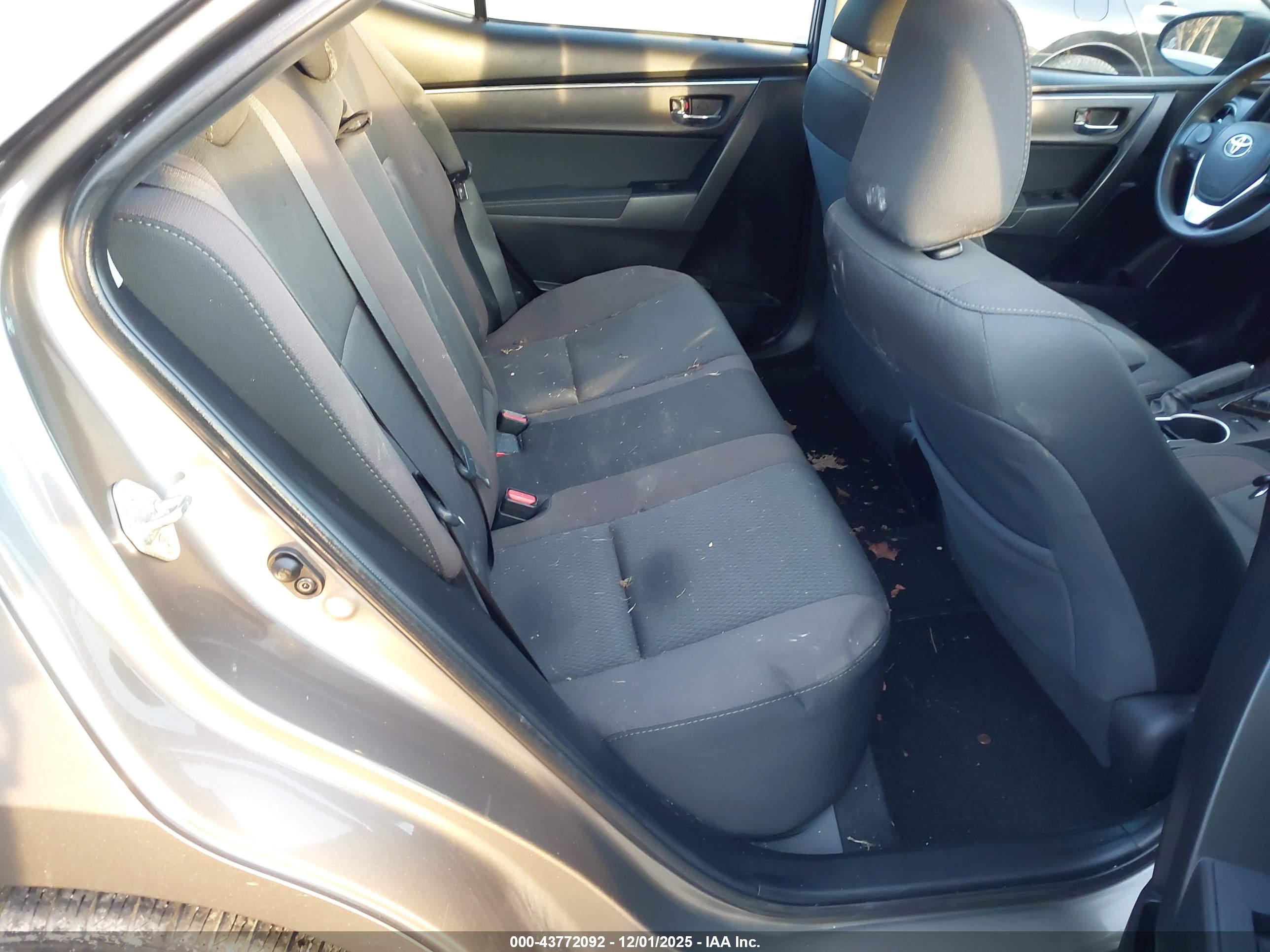 TOYOTA COROLLA image 8