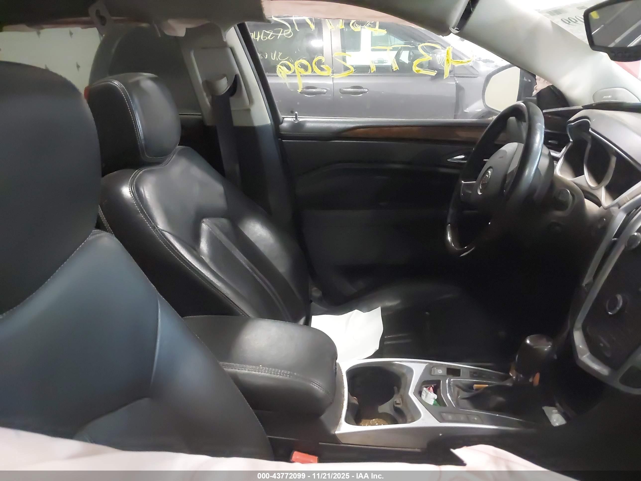 CADILLAC SRX image 5