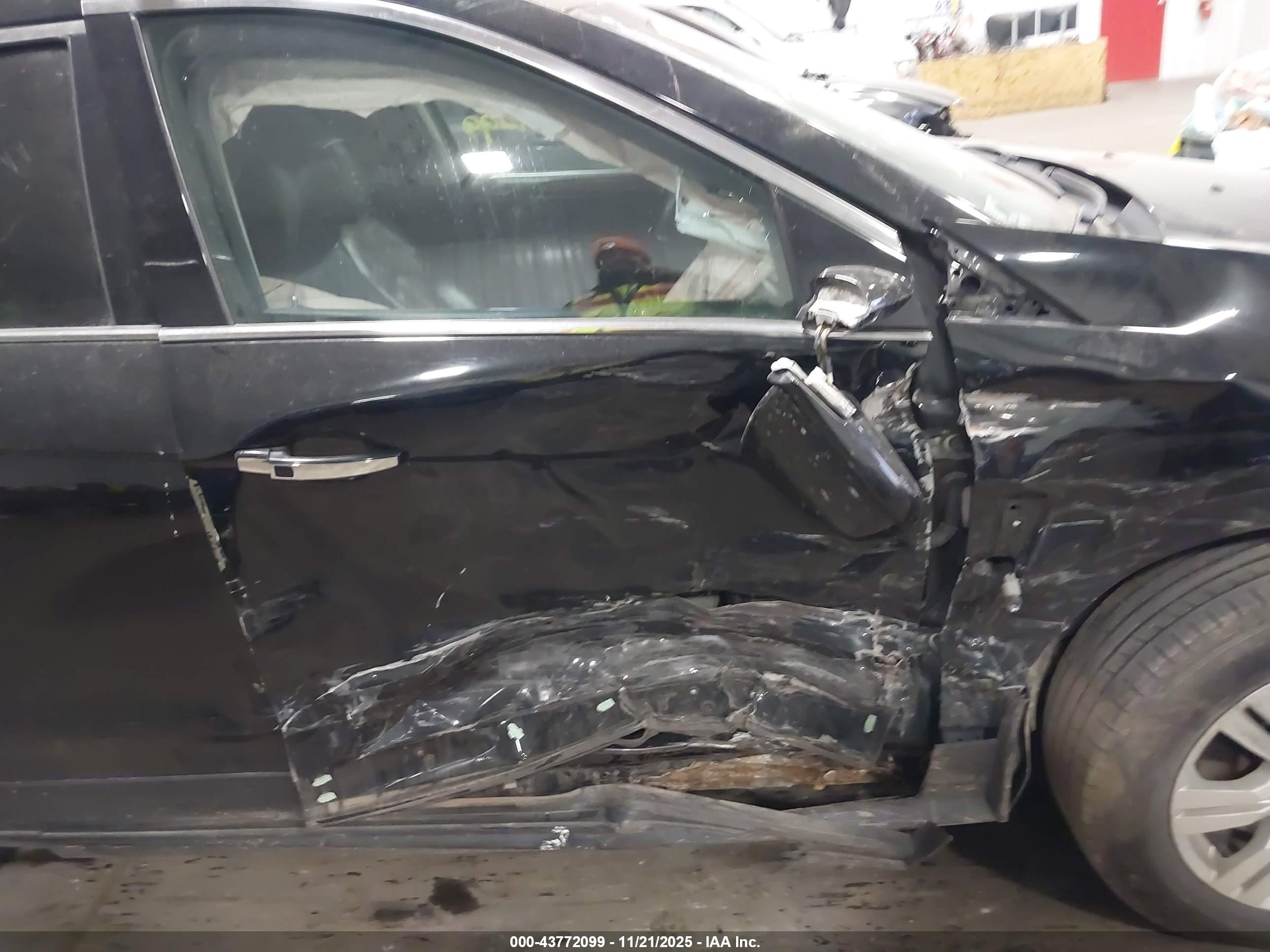 CADILLAC SRX image 6