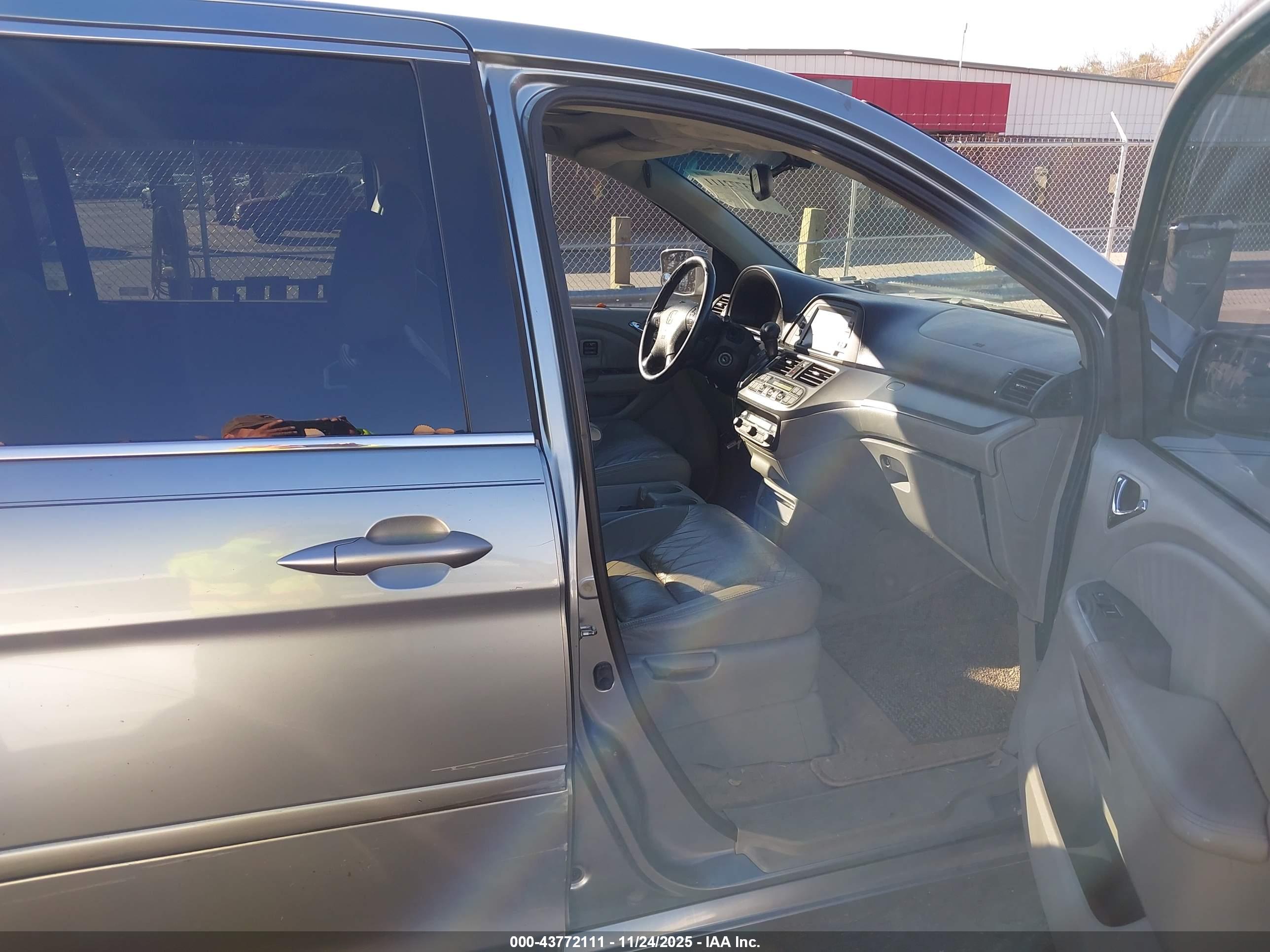HONDA ODYSSEY image 5